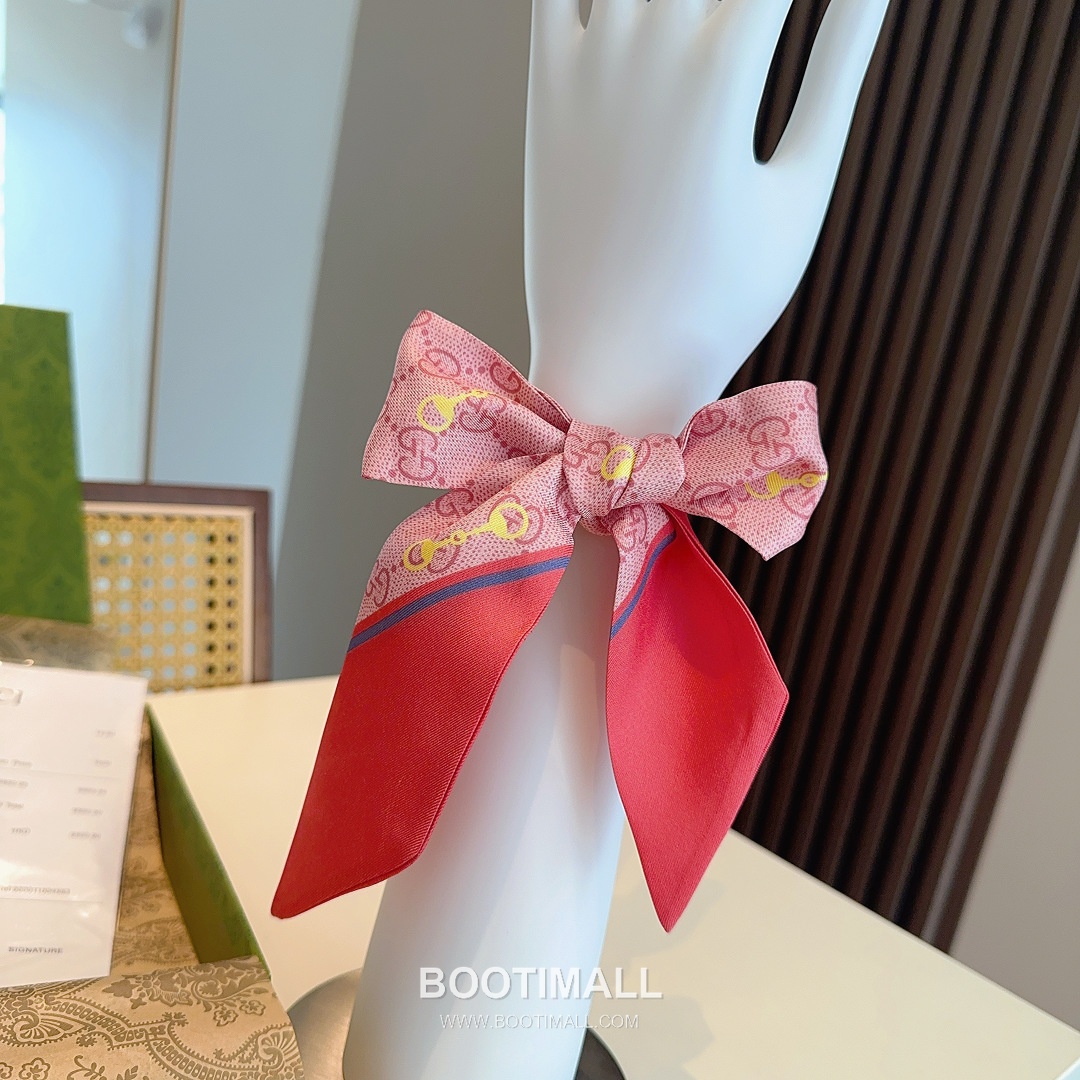 Gucci GG Horsebit Silk Twilly Scarf with Logo Print 구찌 GG 홀스빗 실크 트윌리 스카프 로고 프린트 90cm 8