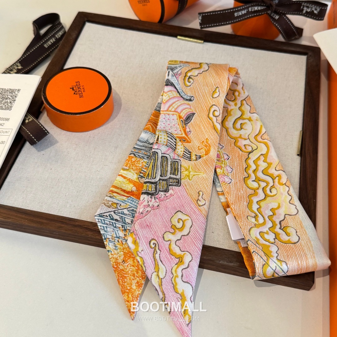 Hermes City of Light Silk Twill Double Sided Twilly Scarf 100% Silk Print Scarf 에르메스 시티 오브 라이트 실크 트윌 더블사이드 트윌리 스카프 86cm 4
