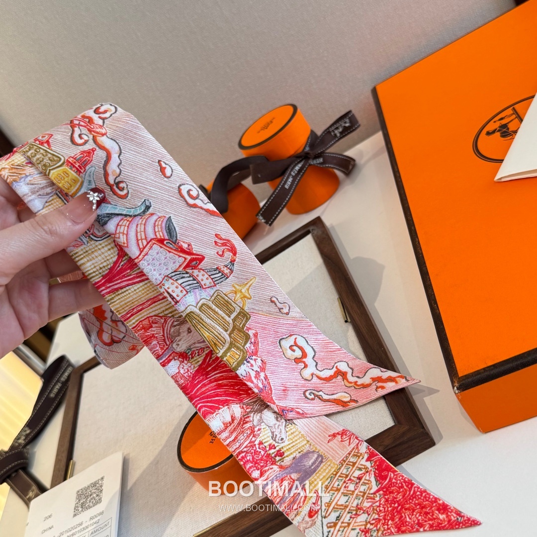 Hermes City of Light Silk Twill Double Sided Twilly Scarf 100% Silk Print Scarf 에르메스 시티 오브 라이트 실크 트윌 더블사이드 트윌리 스카프 86cm 5