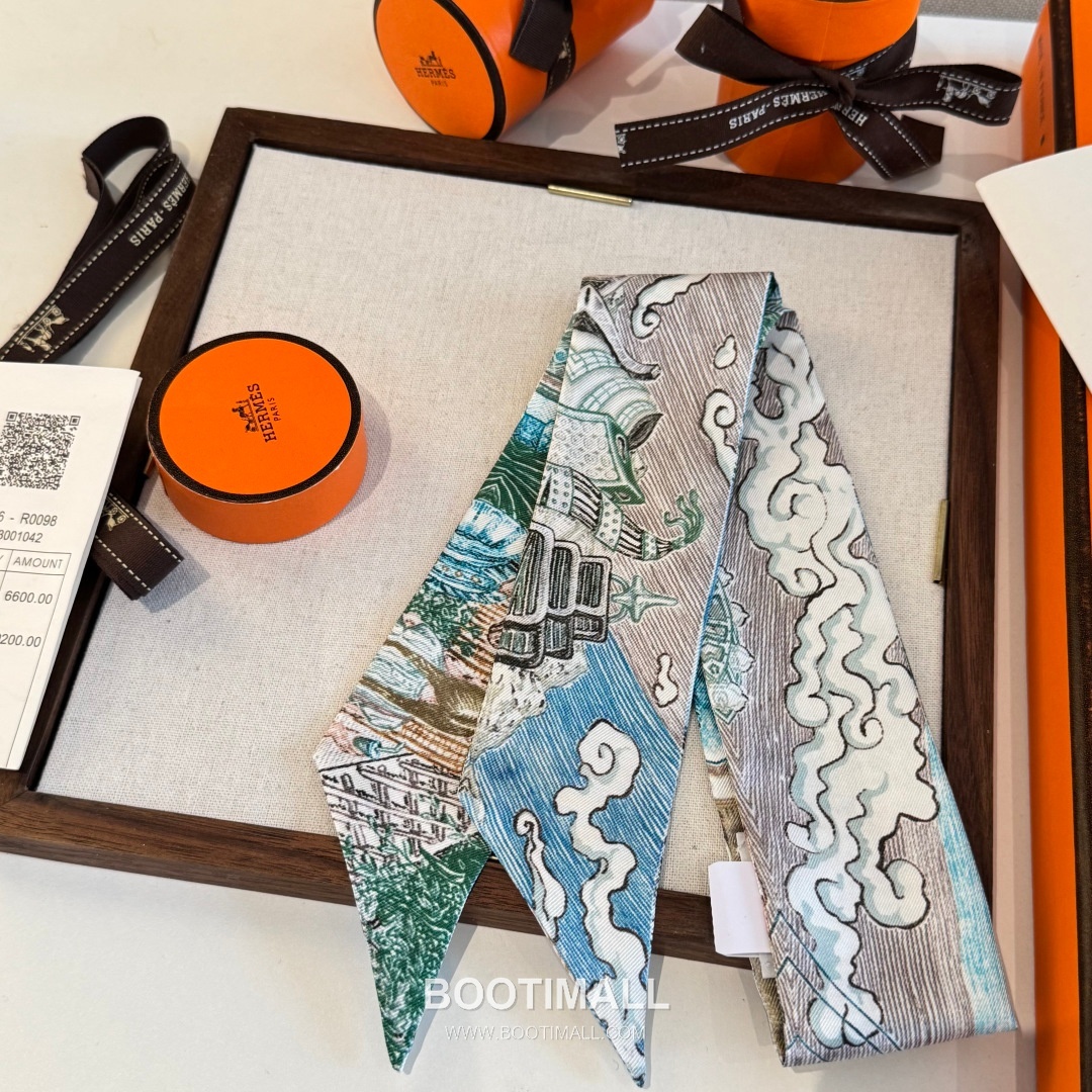 Hermes City of Light Silk Twill Double Sided Twilly Scarf 100% Silk Print Scarf 에르메스 시티 오브 라이트 실크 트윌 더블사이드 트윌리 스카프 86cm 4