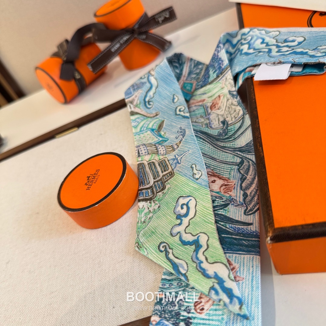 Hermes City of Light Silk Twill Double Sided Twilly Scarf 100% Silk Print Scarf 에르메스 시티 오브 라이트 실크 트윌 더블사이드 트윌리 스카프 86cm 8