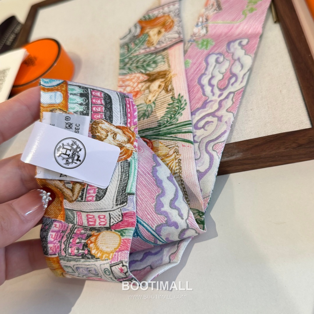 Hermes City of Light Silk Twill Double Sided Twilly Scarf 100% Silk Print Scarf 에르메스 시티 오브 라이트 실크 트윌 더블사이드 트윌리 스카프 86cm 6