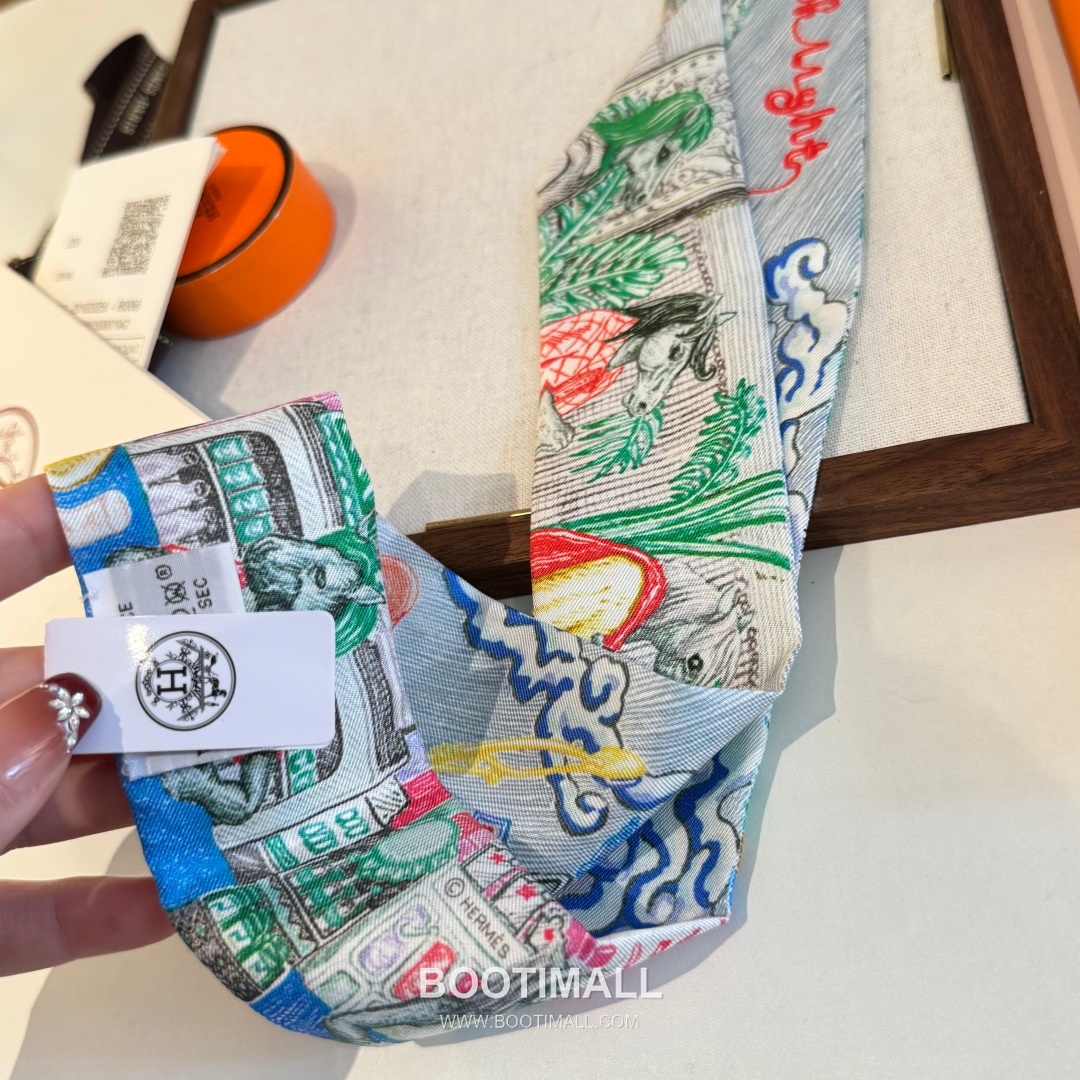 Hermes City of Light Silk Twill Double Sided Twilly Scarf 100% Silk Print Scarf 에르메스 시티 오브 라이트 실크 트윌 더블사이드 트윌리 스카프 86cm 5