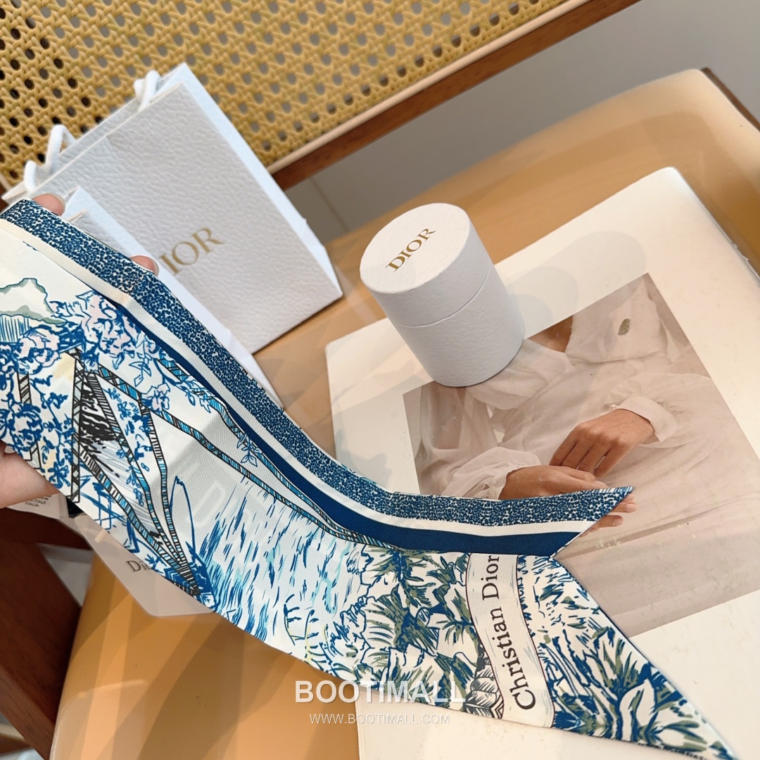 Hermes City of Light Silk Twill Double Sided Twilly Scarf 100% Silk Print Scarf 에르메스 시티 오브 라이트 실크 트윌 더블사이드 트윌리 스카프 86cm 8