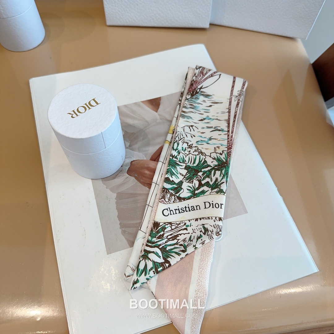 Hermes City of Light Silk Twill Double Sided Twilly Scarf 100% Silk Print Scarf 에르메스 시티 오브 라이트 실크 트윌 더블사이드 트윌리 스카프 86cm 3