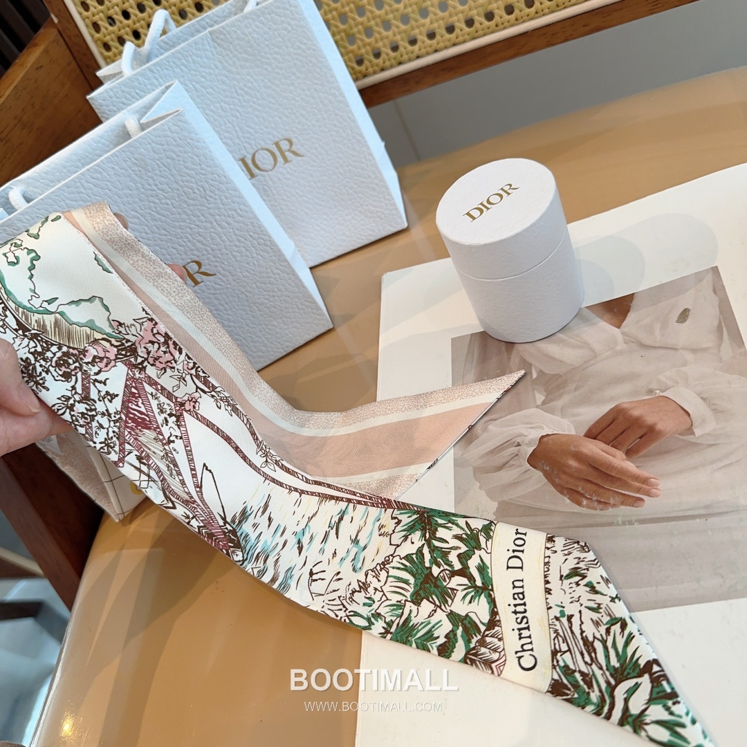 Hermes City of Light Silk Twill Double Sided Twilly Scarf 100% Silk Print Scarf 에르메스 시티 오브 라이트 실크 트윌 더블사이드 트윌리 스카프 86cm 8