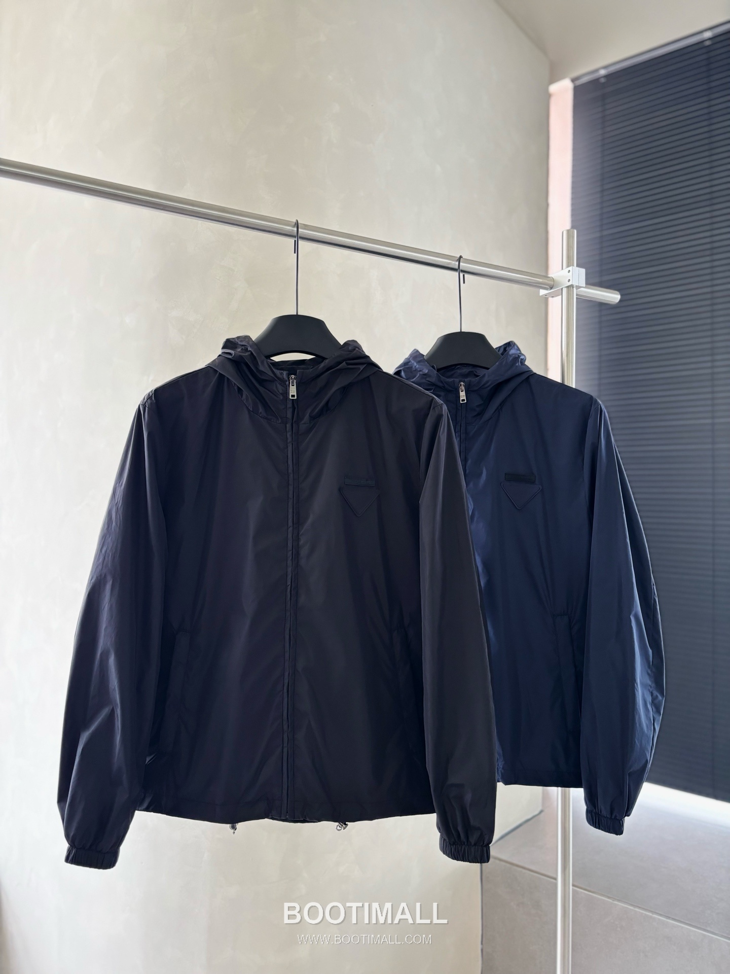 Prada Re-Nylon Hooded Zip Jacket with Minimal Logo Detail 프라다 리나일론 후드 집 재킷 미니멀 로고 디테일 1