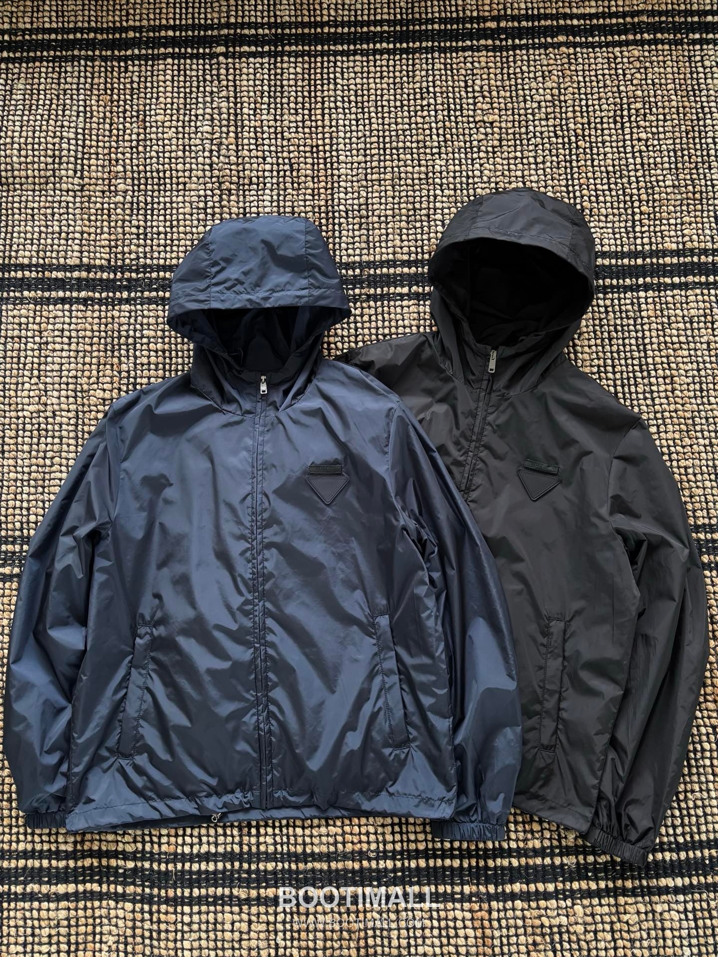 Prada Re-Nylon Hooded Zip Jacket with Minimal Logo Detail 프라다 리나일론 후드 집 재킷 미니멀 로고 디테일 3