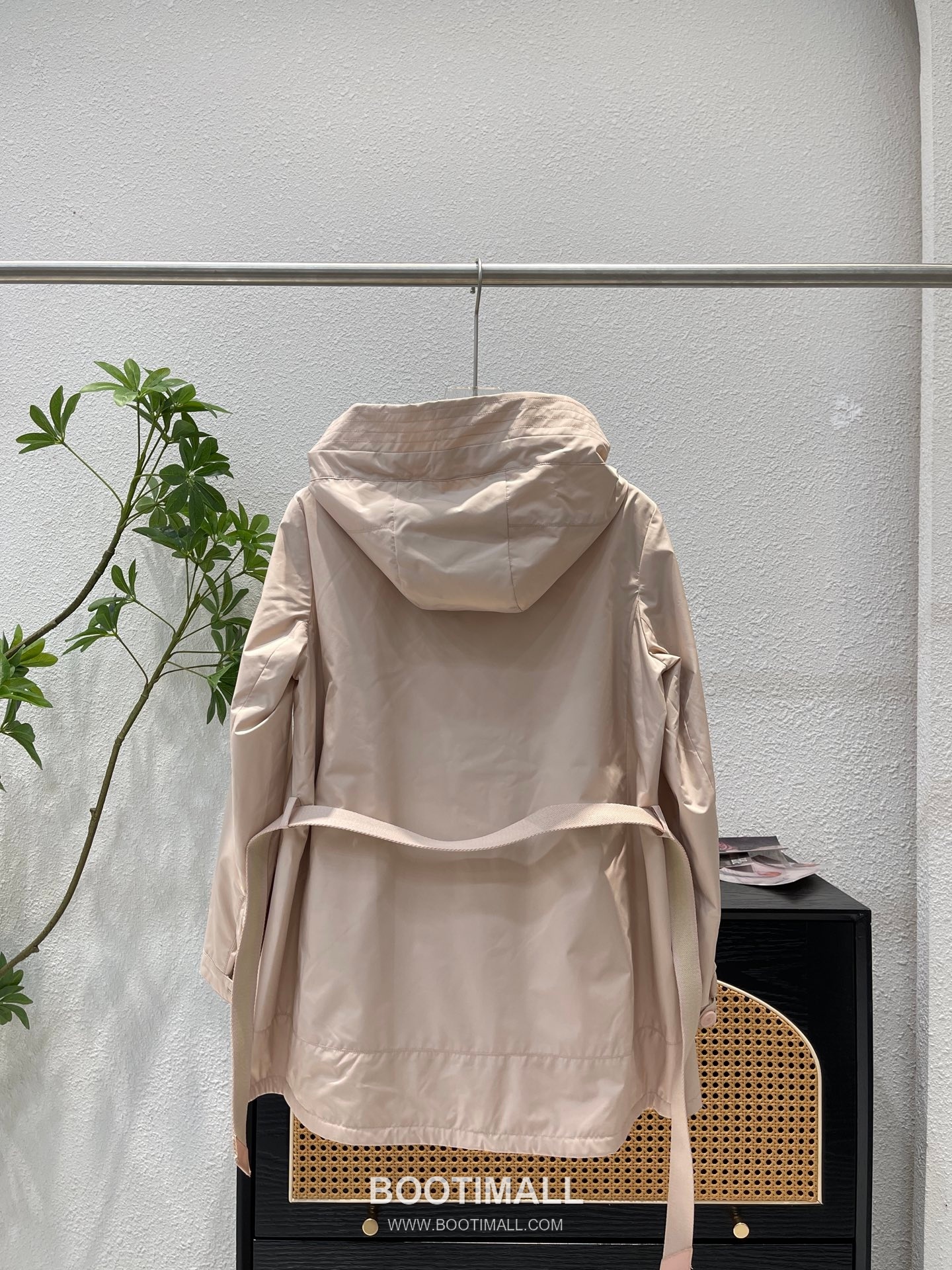 Loro Piana Double-Faced Polyester Reversible Trench Coat with Minimal Design 로로피아나 더블페이스 폴리에스터 리버서블 트렌치 코트 미니멀 디자인 2202 2