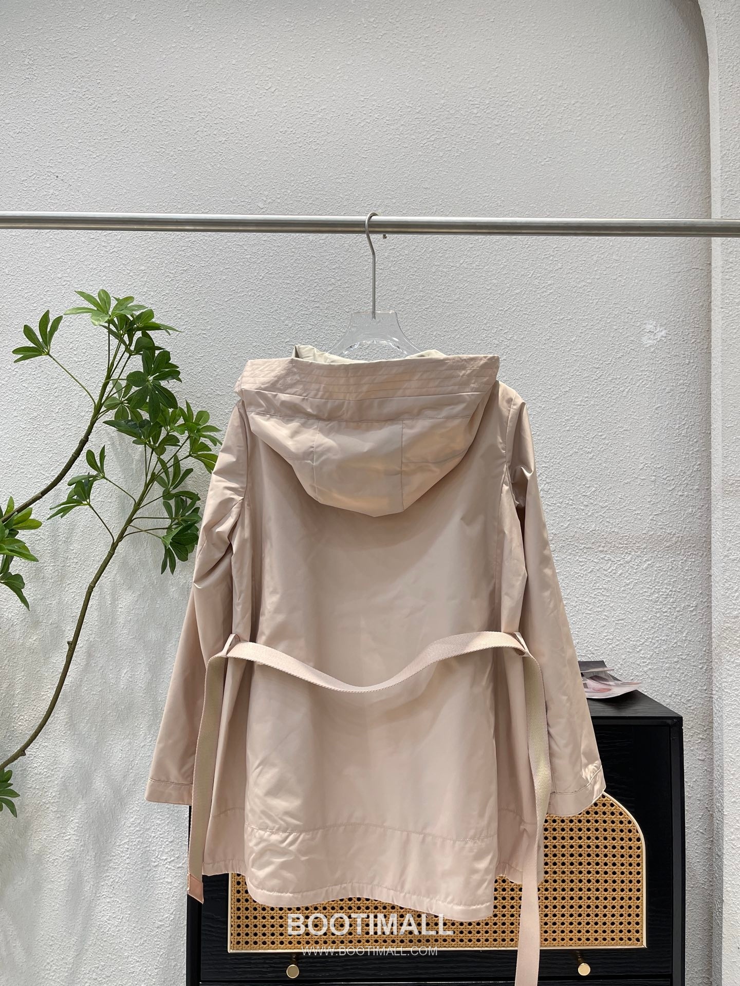 Loro Piana Double-Faced Polyester Reversible Trench Coat with Minimal Design 로로피아나 더블페이스 폴리에스터 리버서블 트렌치 코트 미니멀 디자인 2202 5