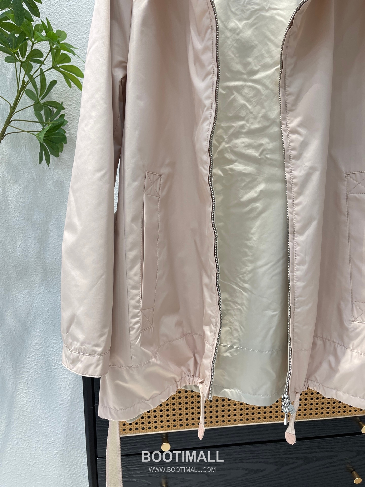 Loro Piana Double-Faced Polyester Reversible Trench Coat with Minimal Design 로로피아나 더블페이스 폴리에스터 리버서블 트렌치 코트 미니멀 디자인 2202 7