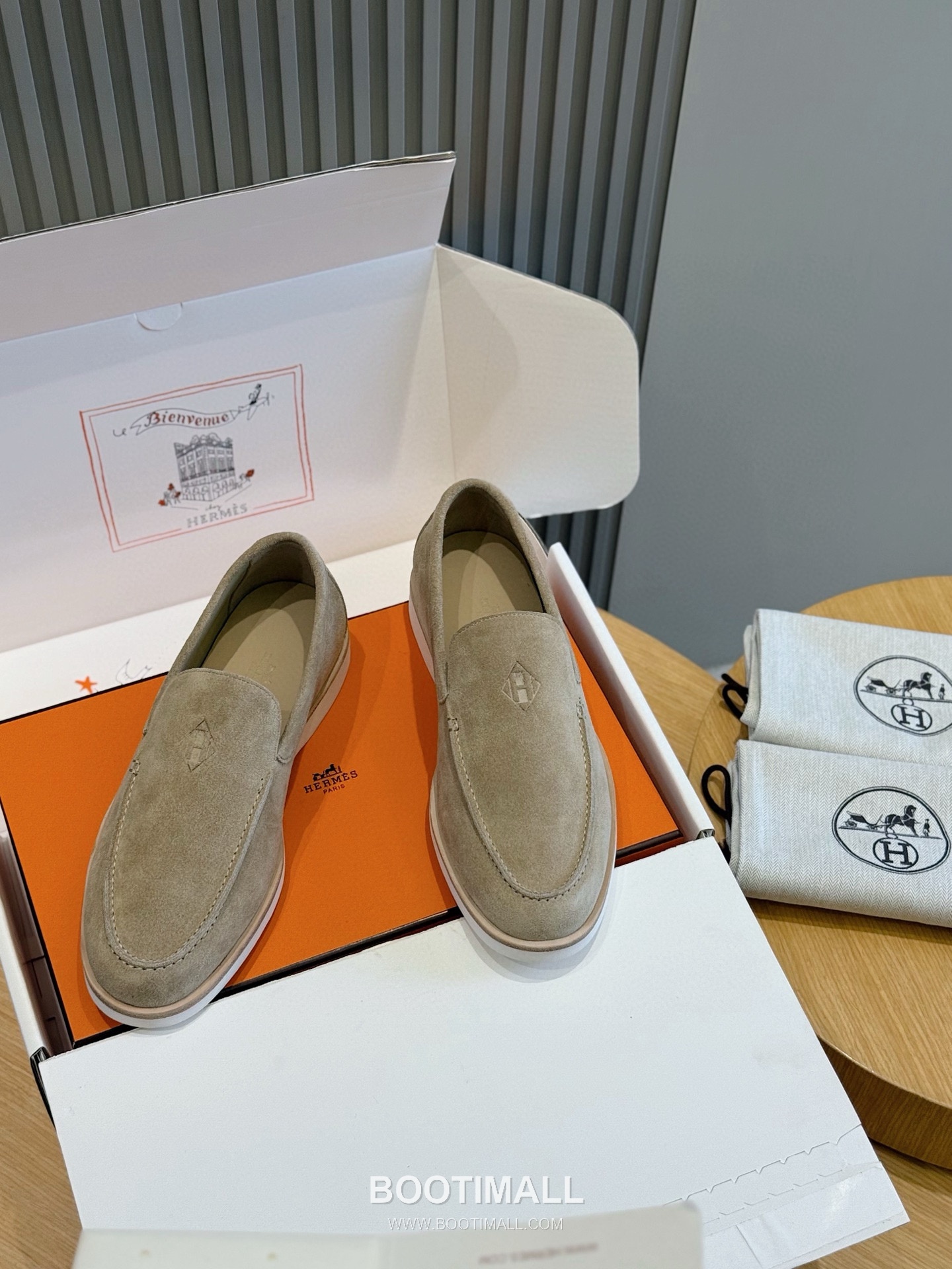 Hermes Job Suede Goatskin Leather Loafer with H Logo Rubber Sole 에르메스 잡 스웨이드 고트스킨 레더 로퍼 H 로고 러버솔 디테일 7F03042 2.5cm 1