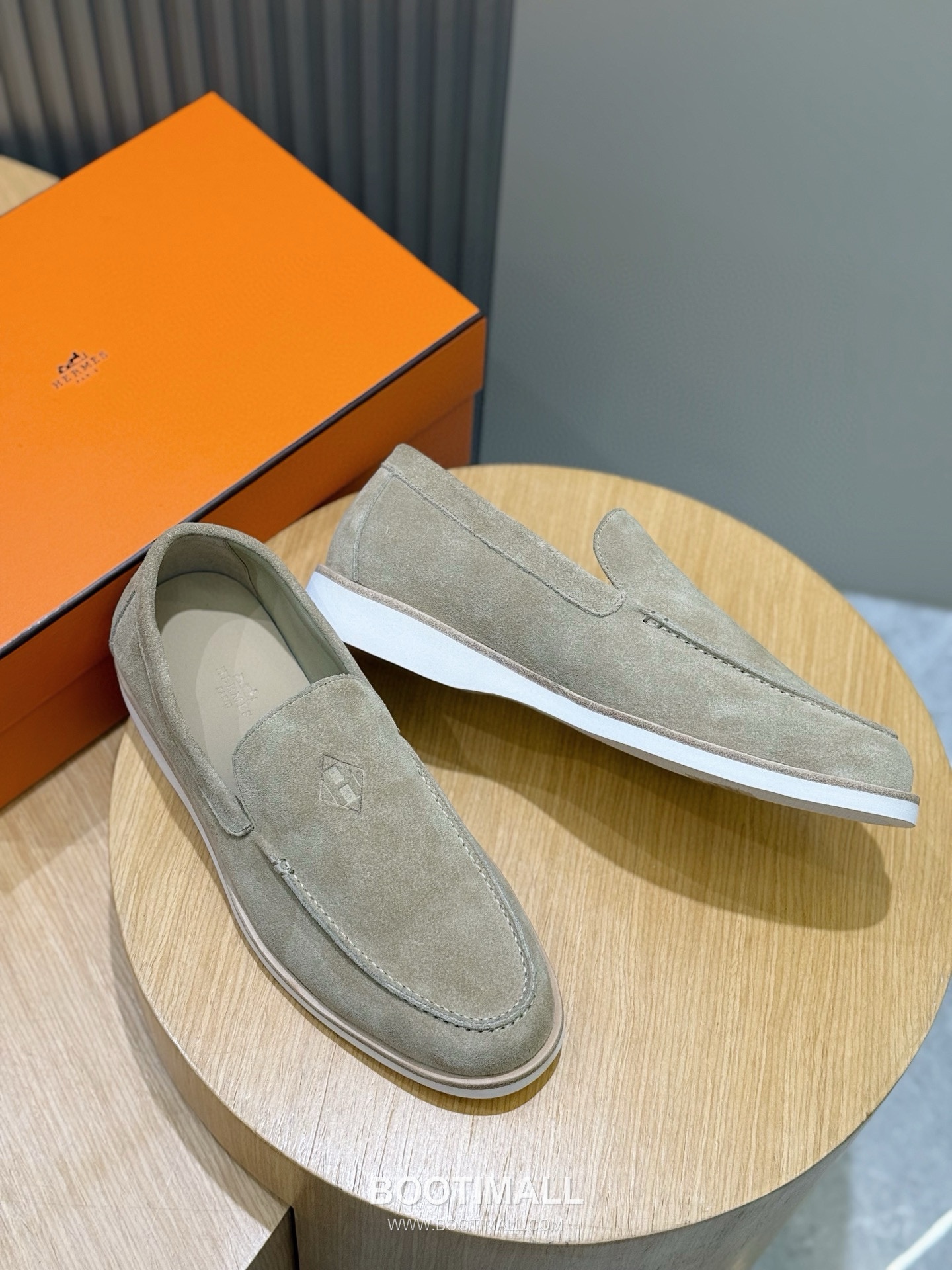 Hermes Job Suede Goatskin Leather Loafer with H Logo Rubber Sole 에르메스 잡 스웨이드 고트스킨 레더 로퍼 H 로고 러버솔 디테일 7F03042 2.5cm 8