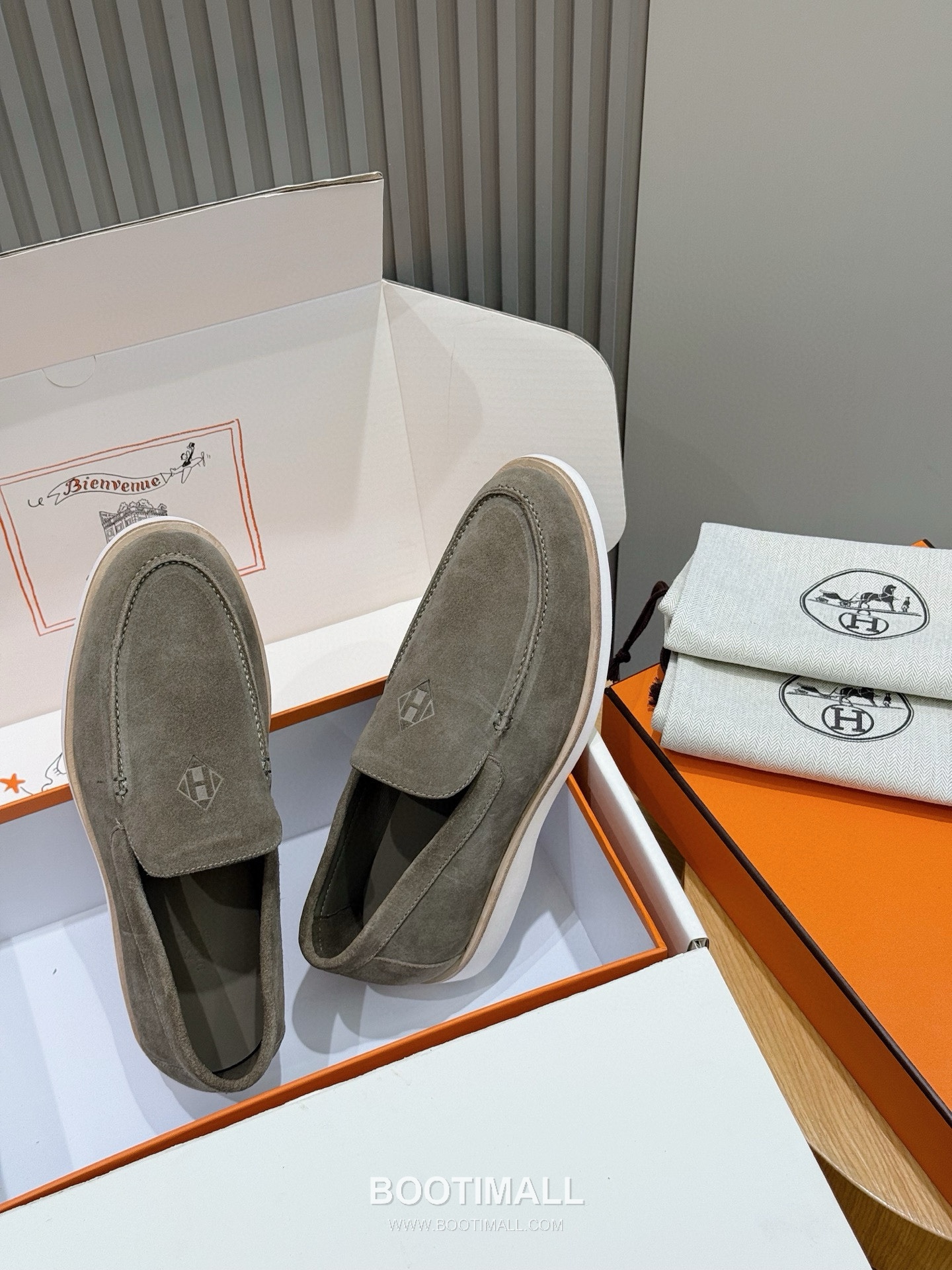 Hermes Job Suede Goatskin Leather Loafer with H Logo Rubber Sole 에르메스 잡 스웨이드 고트스킨 레더 로퍼 H 로고 러버솔 디테일 7F03042 2.5cm 2