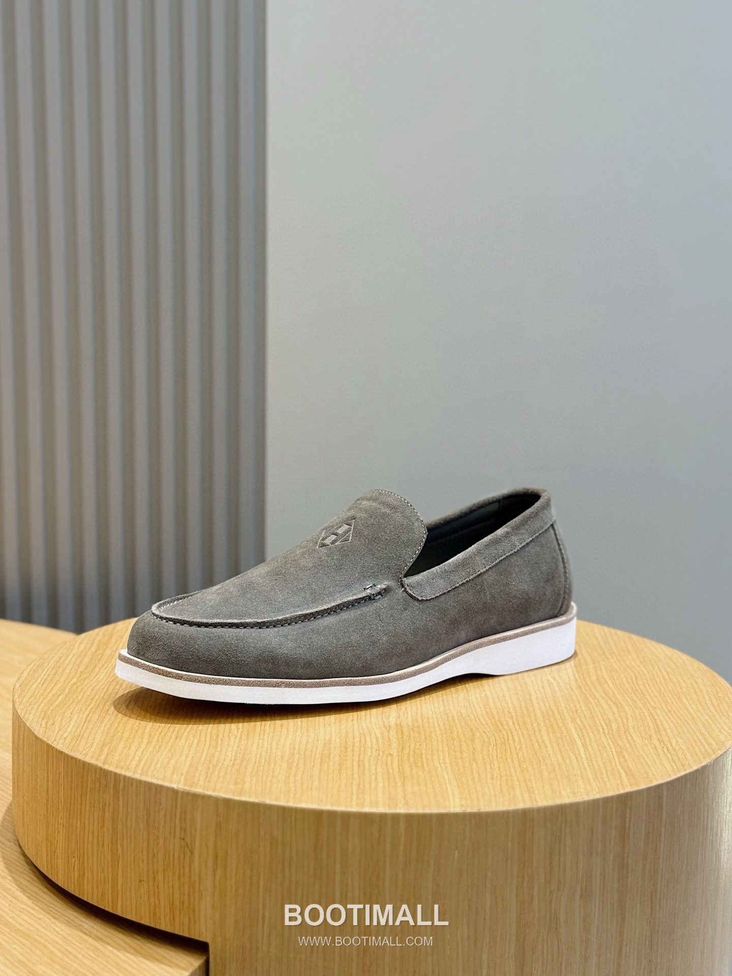 Hermes Job Suede Goatskin Leather Loafer with H Logo Rubber Sole 에르메스 잡 스웨이드 고트스킨 레더 로퍼 H 로고 러버솔 디테일 7F03042 2.5cm 3