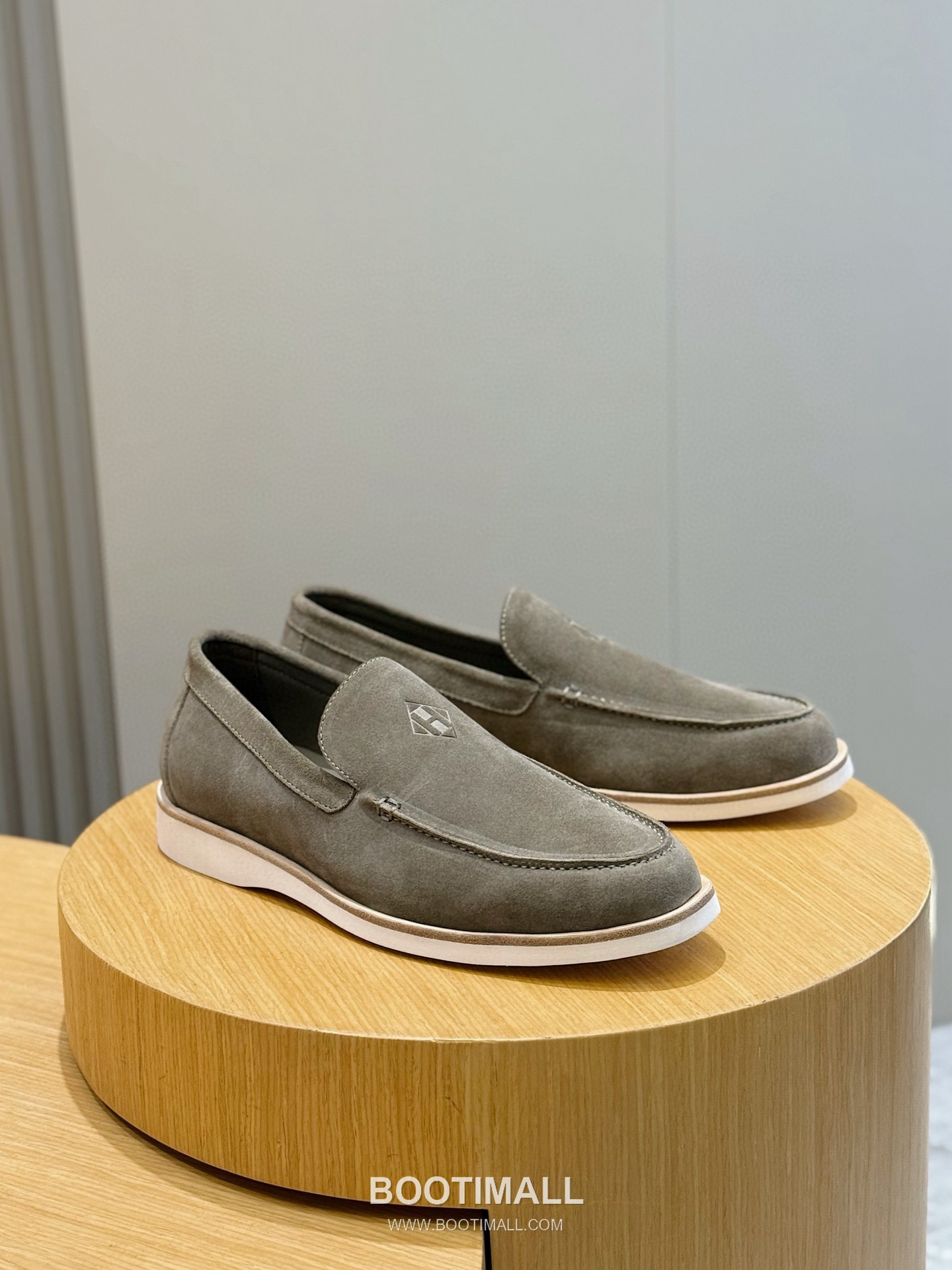 Hermes Job Suede Goatskin Leather Loafer with H Logo Rubber Sole 에르메스 잡 스웨이드 고트스킨 레더 로퍼 H 로고 러버솔 디테일 7F03042 2.5cm 4