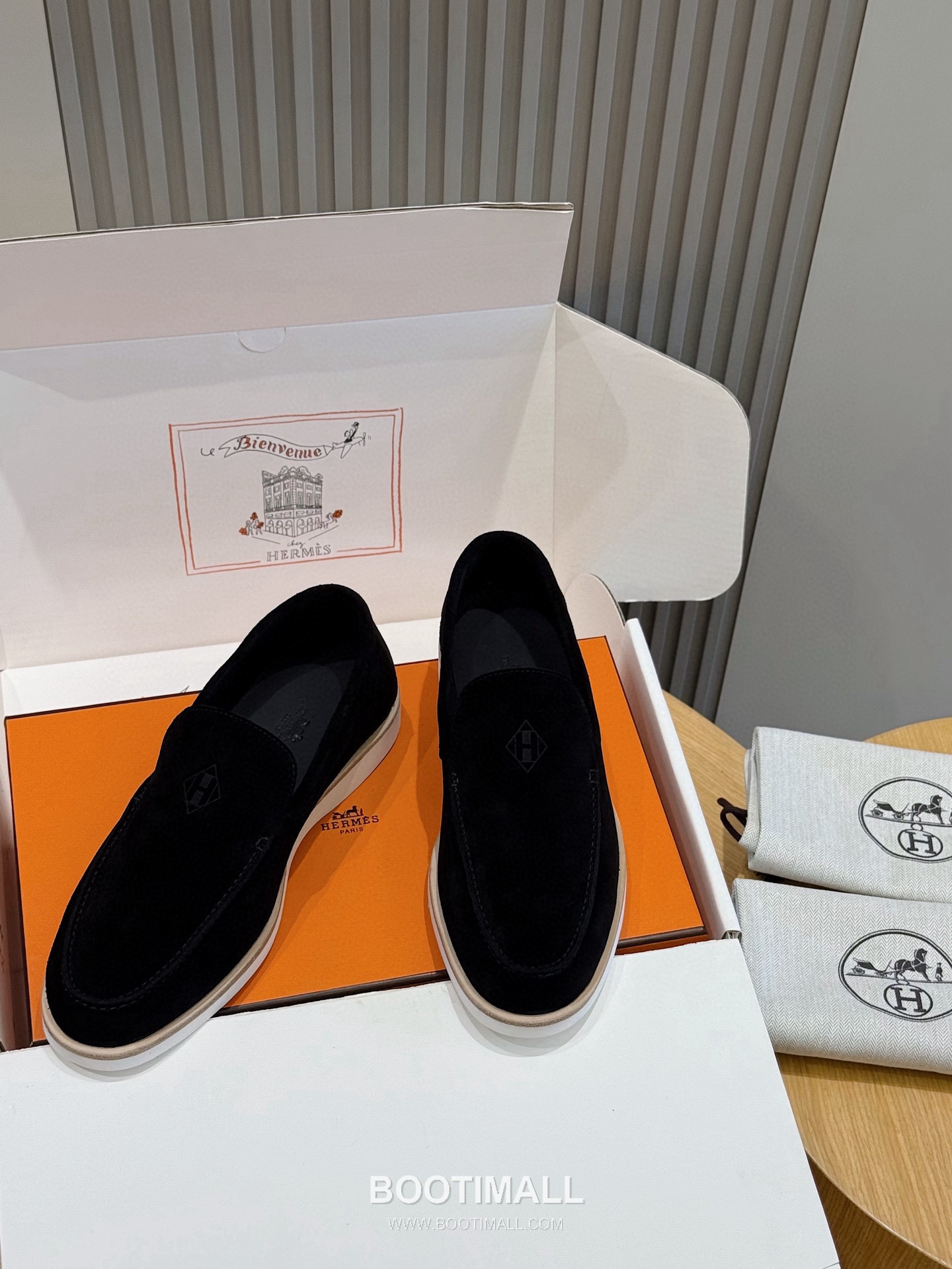 Hermes Job Suede Goatskin Leather Loafer with H Logo Rubber Sole 에르메스 잡 스웨이드 고트스킨 레더 로퍼 H 로고 러버솔 디테일 7F03042 2.5cm 1