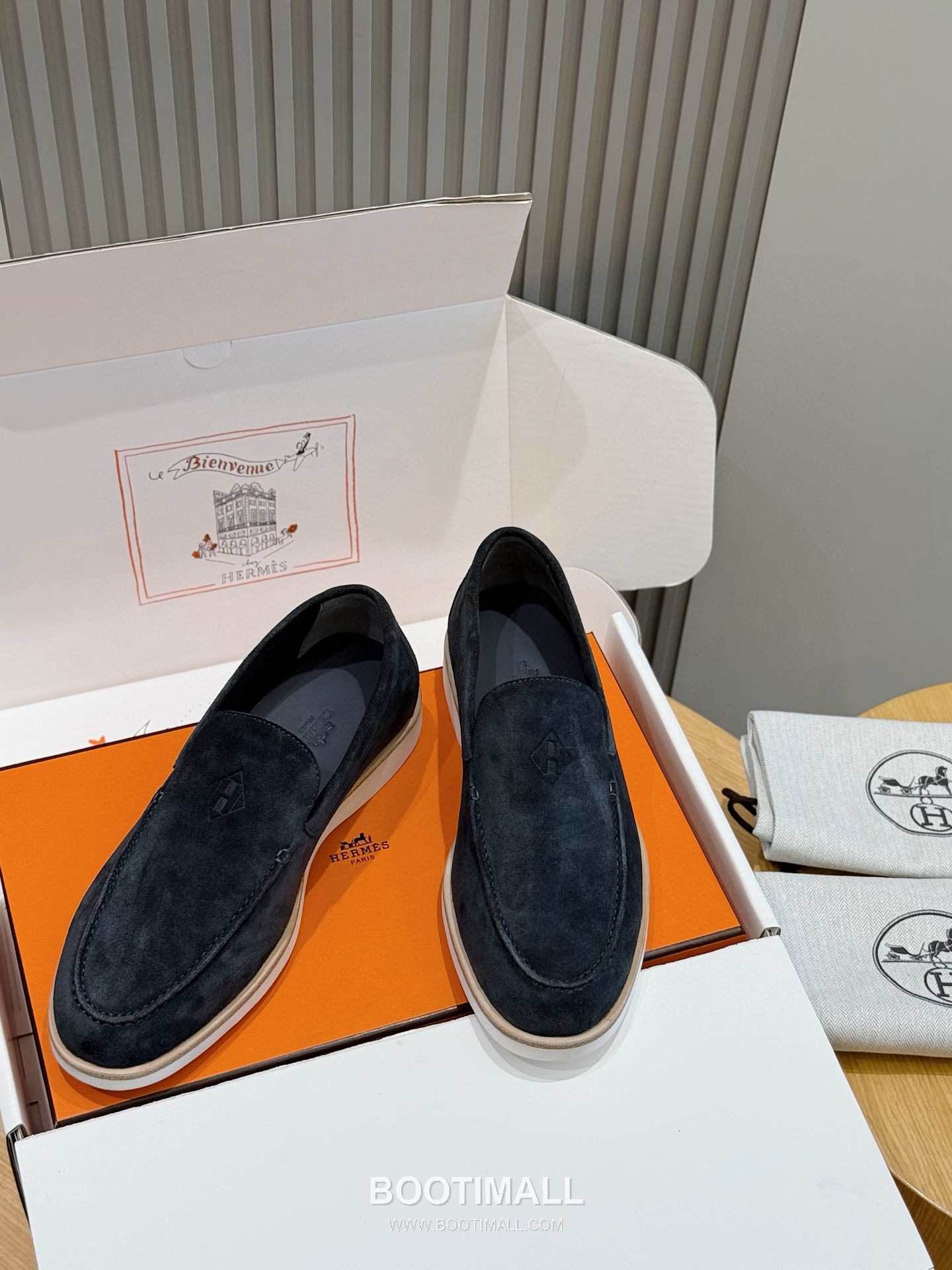 Hermes Job Suede Goatskin Leather Loafer with H Logo Rubber Sole 에르메스 잡 스웨이드 고트스킨 레더 로퍼 H 로고 러버솔 디테일 7F03042 2.5cm 1