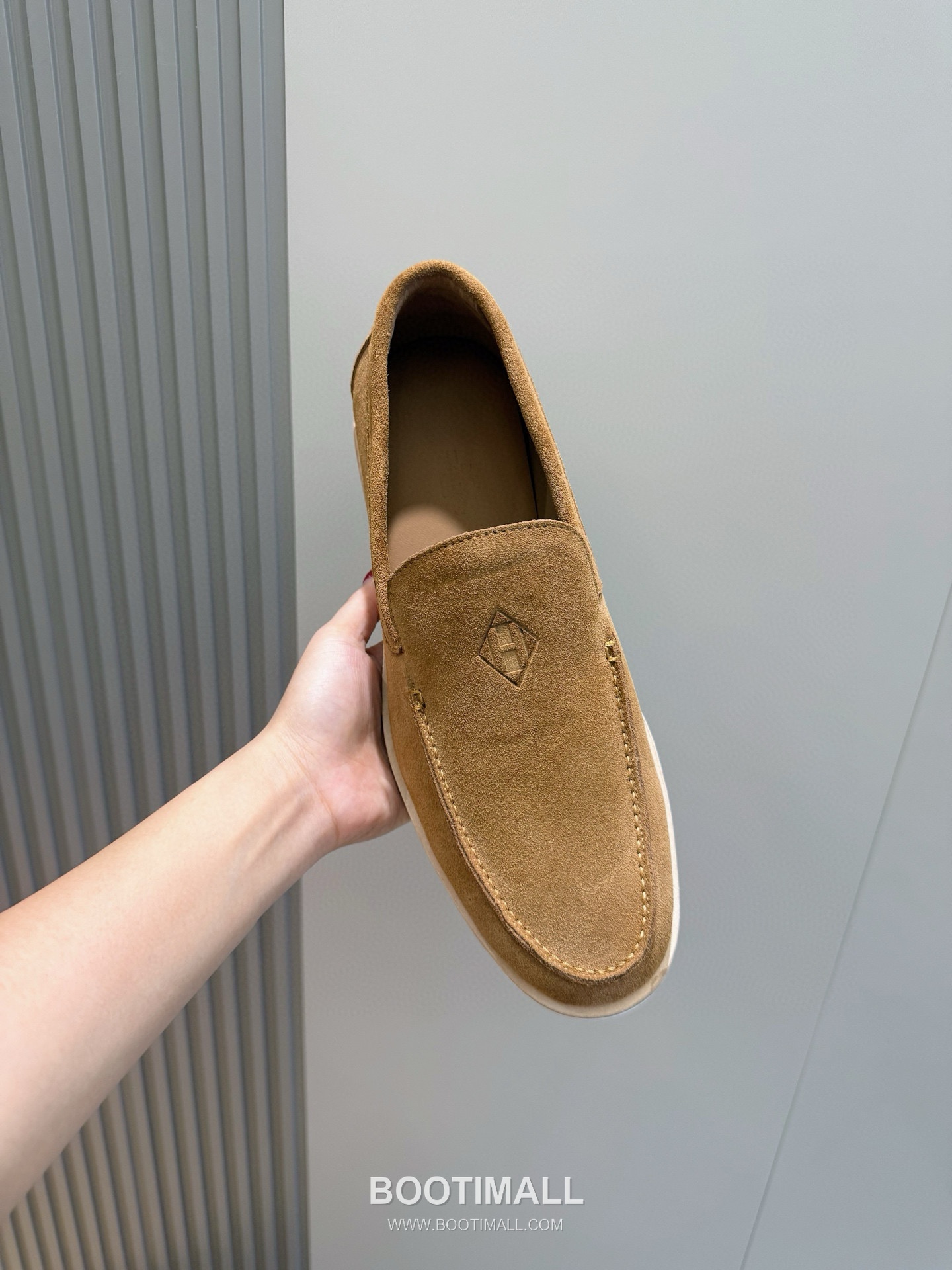 Hermes Job Suede Goatskin Leather Loafer with H Logo Rubber Sole 에르메스 잡 스웨이드 고트스킨 레더 로퍼 H 로고 러버솔 디테일 7F03042 2.5cm 5