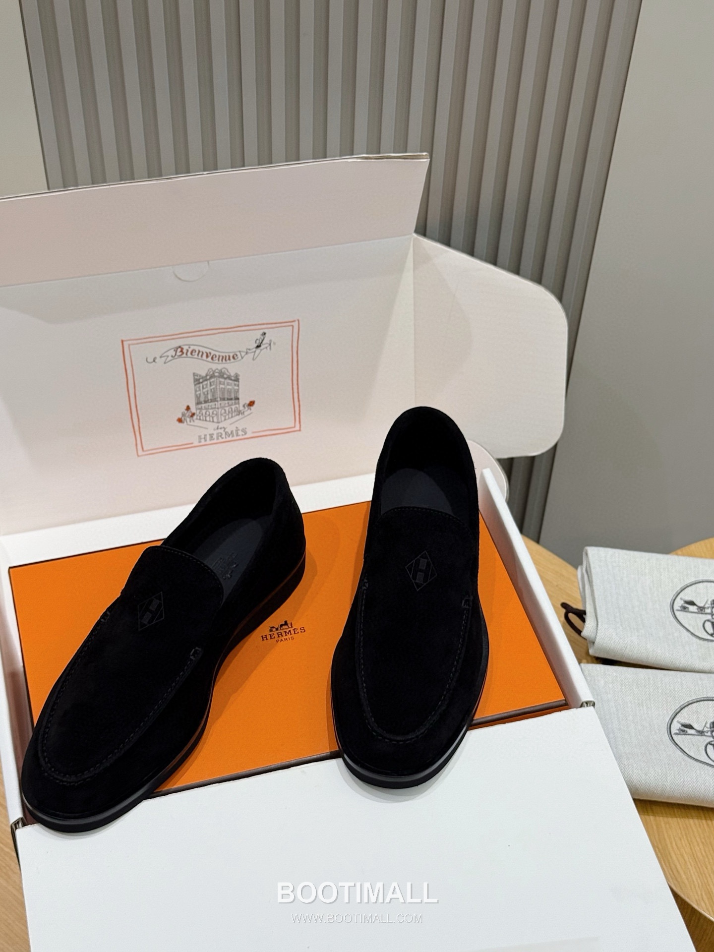 Hermes Job Suede Goatskin Leather Loafer with H Logo Rubber Sole 에르메스 잡 스웨이드 고트스킨 레더 로퍼 H 로고 러버솔 디테일 7F03042 2.5cm 1
