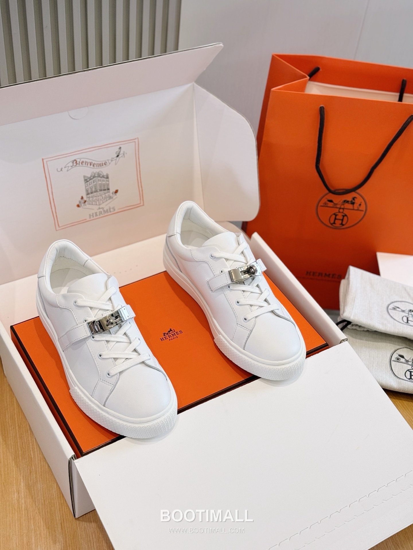 Hermes Freestyle Calfskin Epsom Leather High Sneakers with Saddle Stud Detail 에르메스 프리스타일 카프스킨 엡솜 레더 하이 스니커즈 새들 스터드 디테일 7F03042 3cm 2