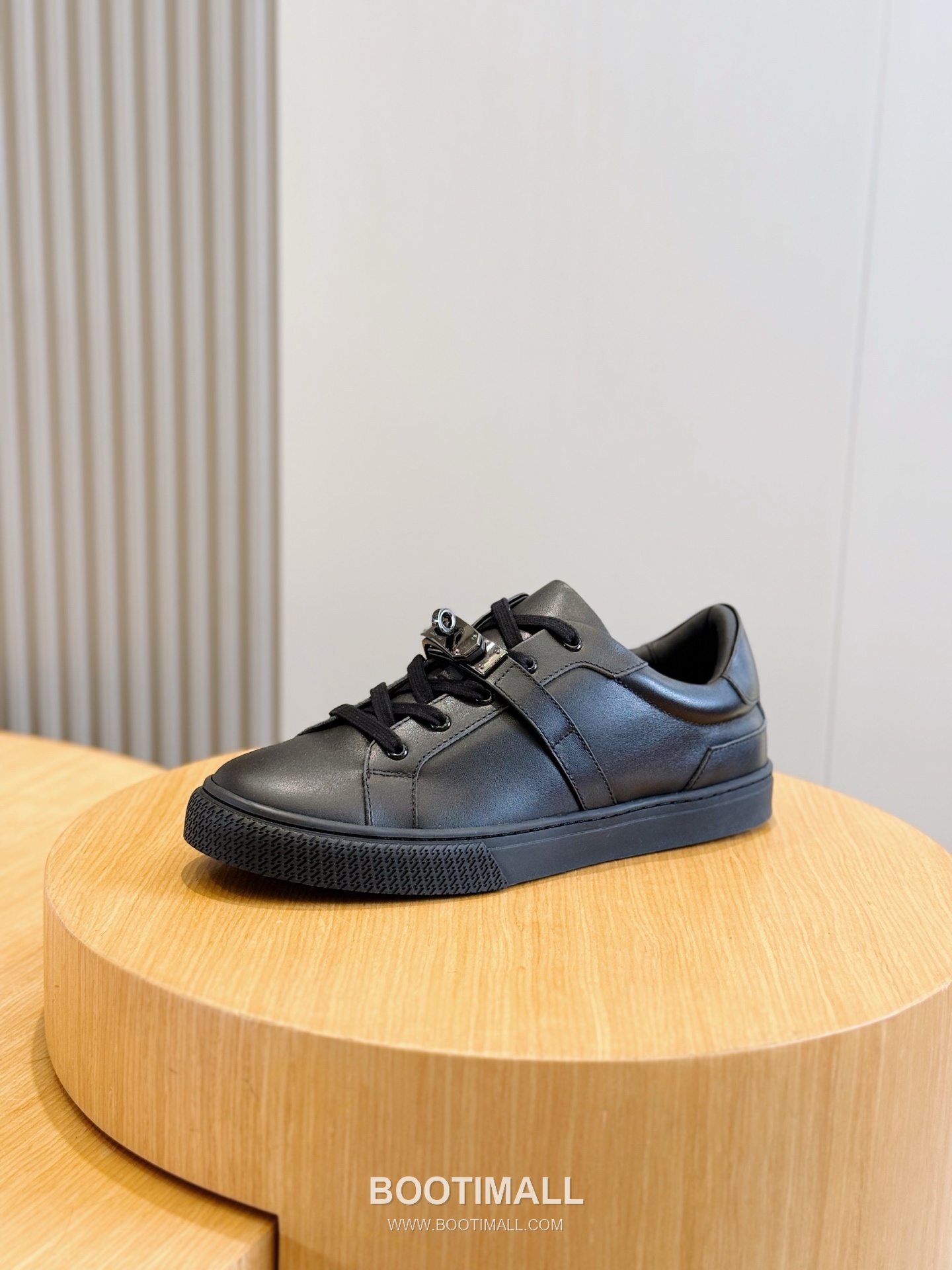Hermes Freestyle Calfskin Epsom Leather High Sneakers with Saddle Stud Detail 에르메스 프리스타일 카프스킨 엡솜 레더 하이 스니커즈 새들 스터드 디테일 7F03042 3cm 3