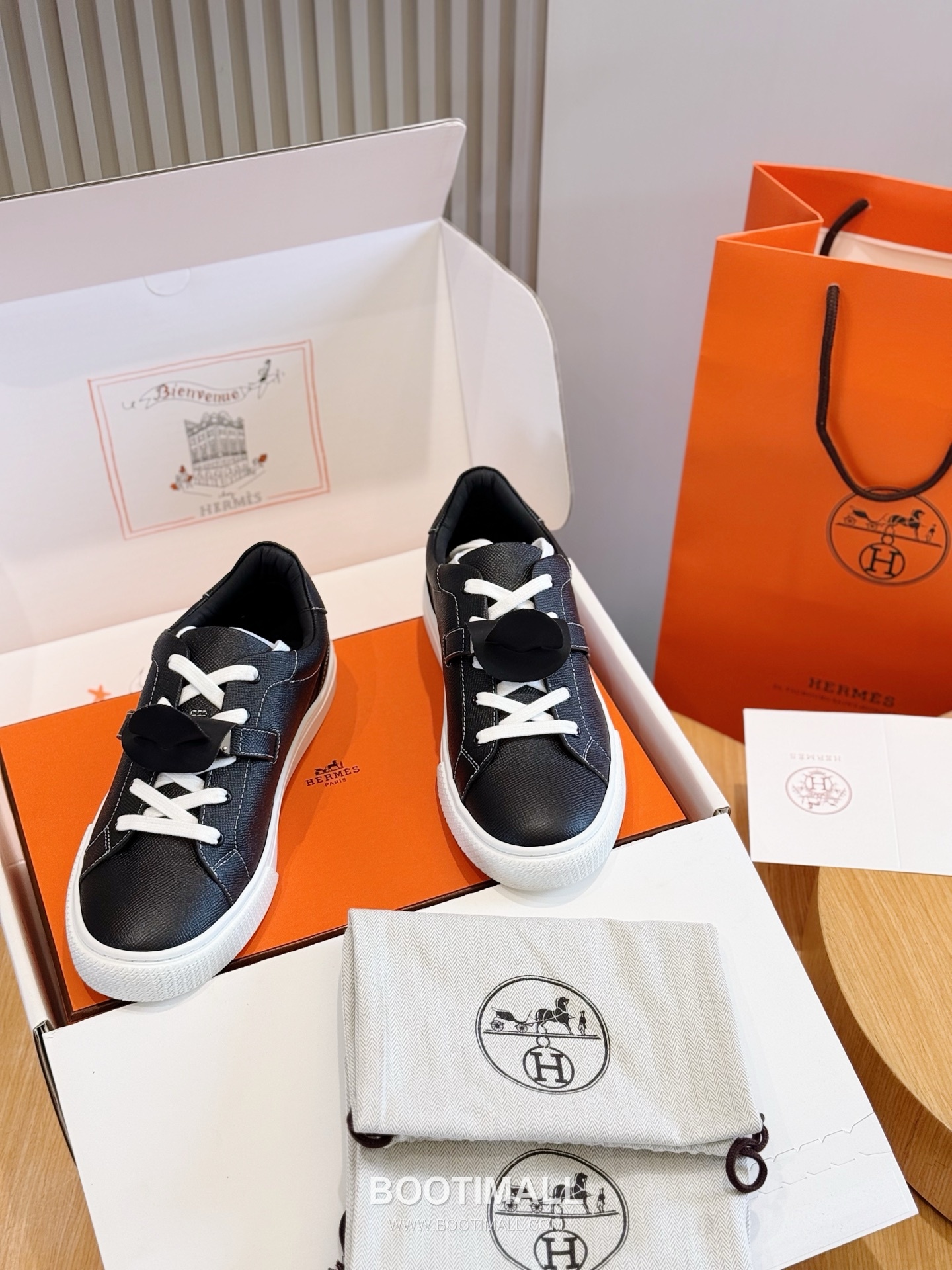 Hermes Freestyle Calfskin Epsom Leather High Sneakers with Saddle Stud Detail 에르메스 프리스타일 카프스킨 엡솜 레더 하이 스니커즈 새들 스터드 디테일 7F03042 3cm 1