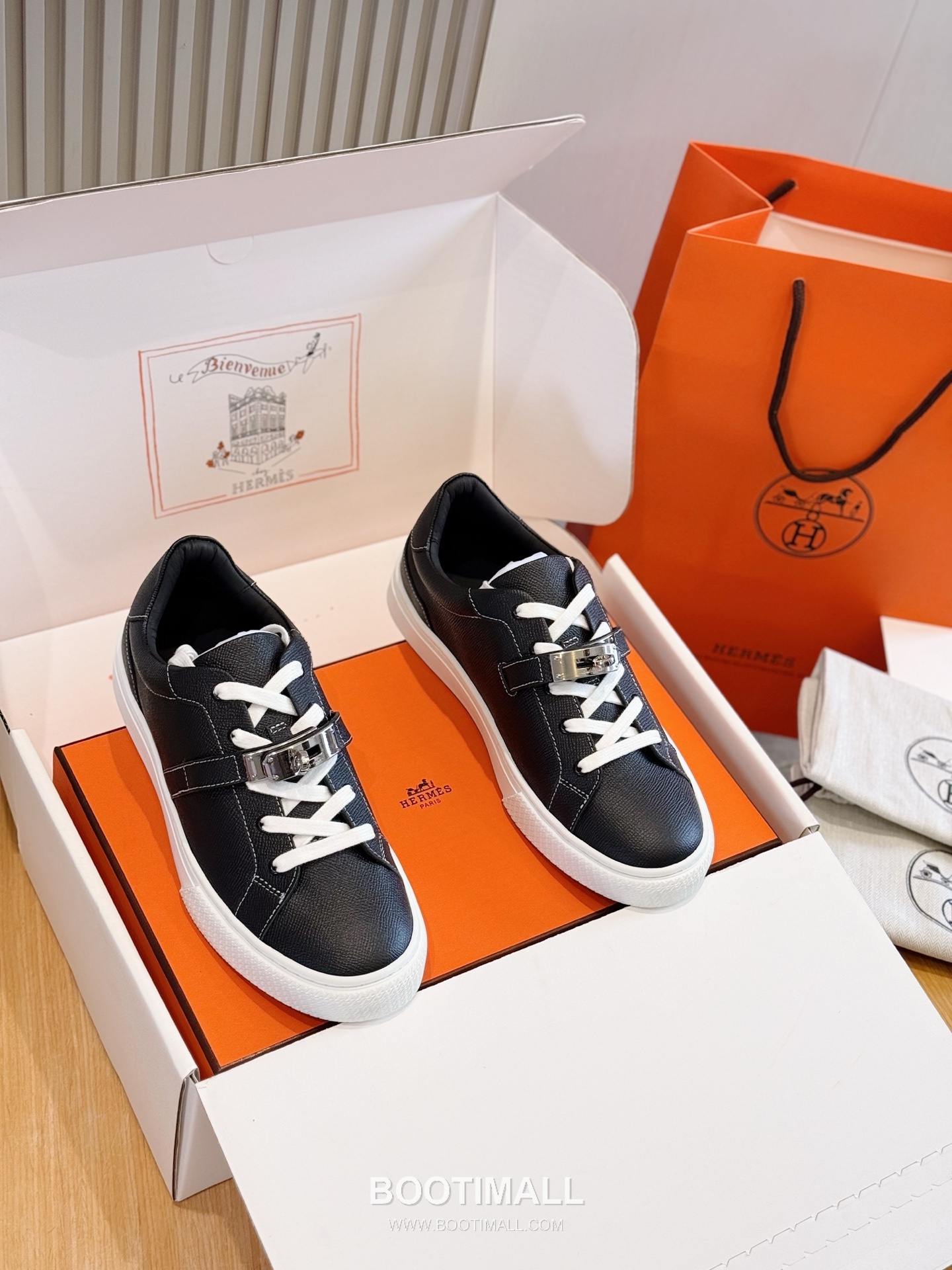 Hermes Freestyle Calfskin Epsom Leather High Sneakers with Saddle Stud Detail 에르메스 프리스타일 카프스킨 엡솜 레더 하이 스니커즈 새들 스터드 디테일 7F03042 3cm 2