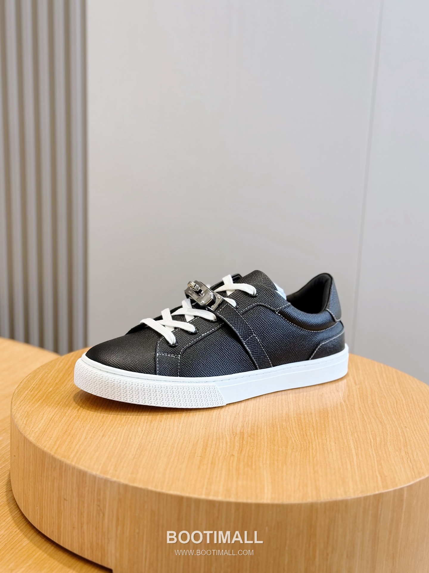 Hermes Freestyle Calfskin Epsom Leather High Sneakers with Saddle Stud Detail 에르메스 프리스타일 카프스킨 엡솜 레더 하이 스니커즈 새들 스터드 디테일 7F03042 3cm 3