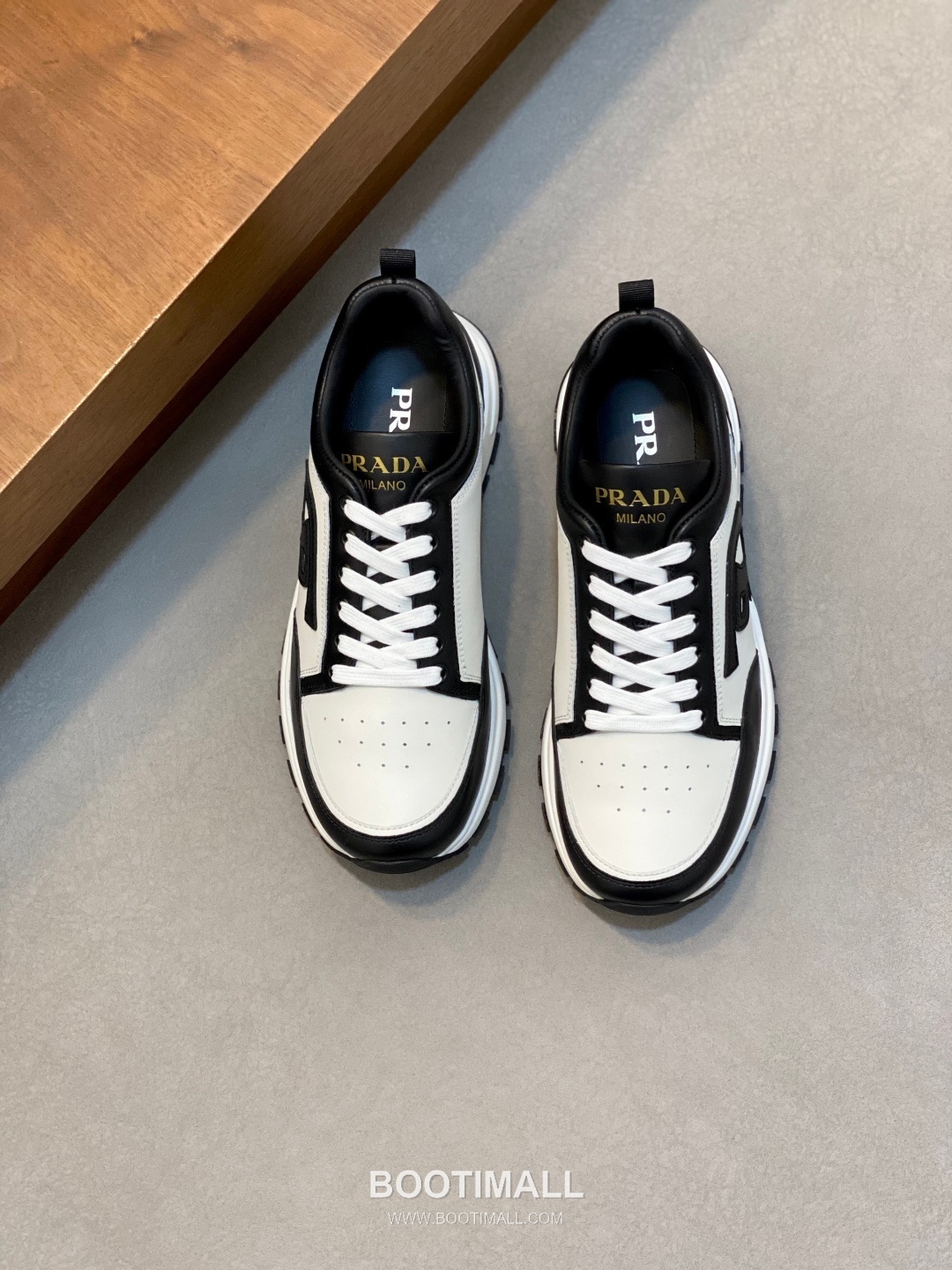 Prada Calfskin Leather Geometric Stitch Sneakers with Logo Lace Detail Rubber Sole 프라다 카프스킨 레더 지오메트릭 스티치 스니커즈 로고 레이스 디테일 러버솔 7F03041 2.5cm 1