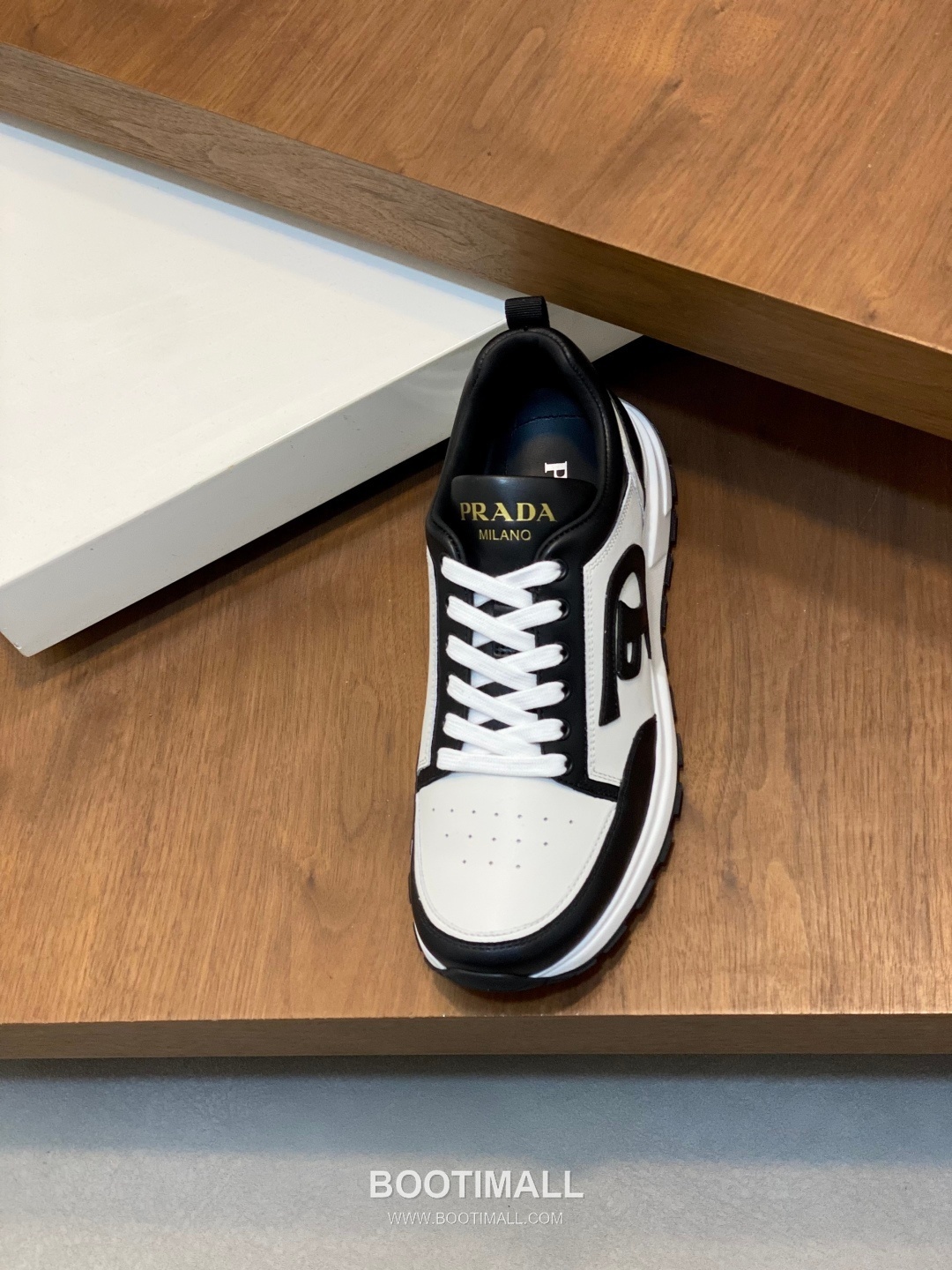 Prada Calfskin Leather Geometric Stitch Sneakers with Logo Lace Detail Rubber Sole 프라다 카프스킨 레더 지오메트릭 스티치 스니커즈 로고 레이스 디테일 러버솔 7F03041 2.5cm 6