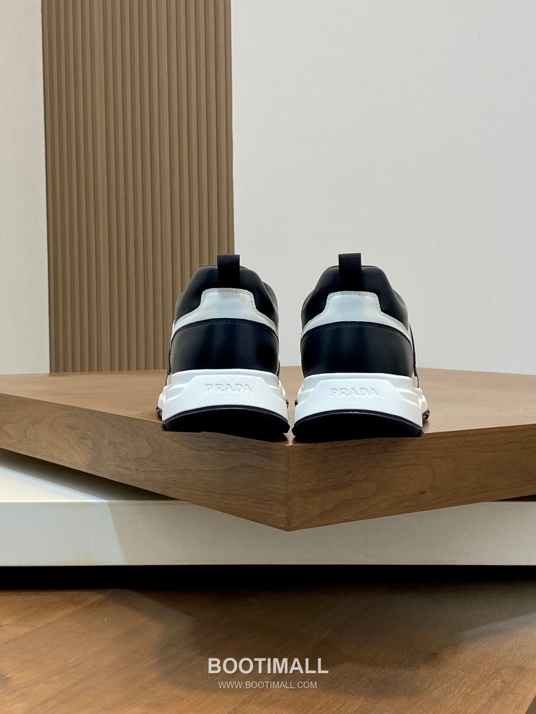 Prada Calfskin Leather Geometric Stitch Sneakers with Logo Lace Detail Rubber Sole 프라다 카프스킨 레더 지오메트릭 스티치 스니커즈 로고 레이스 디테일 러버솔 7F03041 2.5cm 8