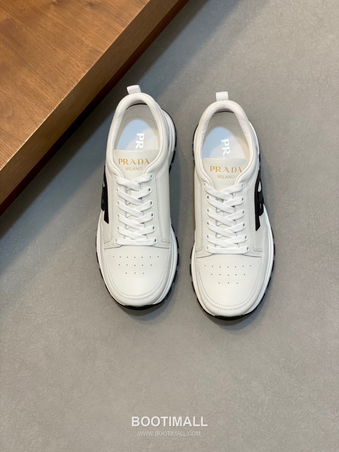 Prada Calfskin Leather Geometric Stitch Sneakers with Logo Lace Detail Rubber Sole 프라다 카프스킨 레더 지오메트릭 스티치 스니커즈 로고 레이스 디테일 러버솔 7F03041 2.5cm 1
