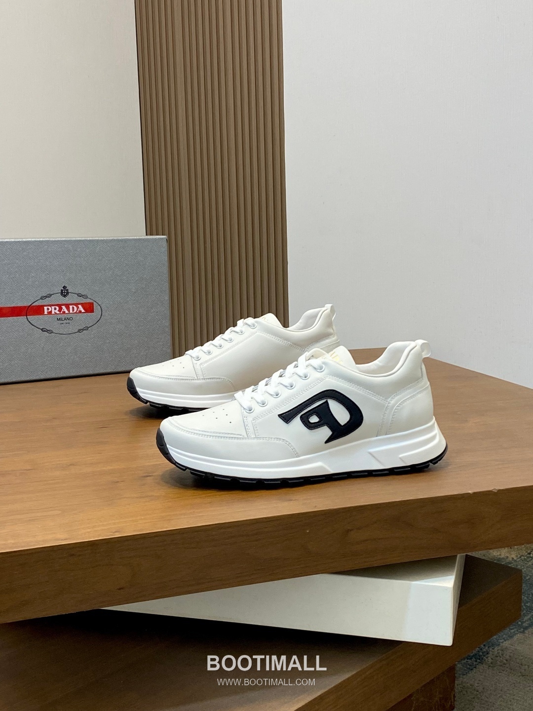 Prada Calfskin Leather Geometric Stitch Sneakers with Logo Lace Detail Rubber Sole 프라다 카프스킨 레더 지오메트릭 스티치 스니커즈 로고 레이스 디테일 러버솔 7F03041 2.5cm 3