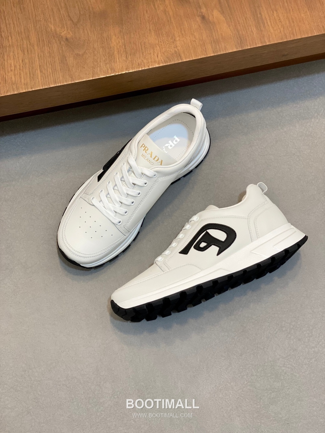Prada Calfskin Leather Geometric Stitch Sneakers with Logo Lace Detail Rubber Sole 프라다 카프스킨 레더 지오메트릭 스티치 스니커즈 로고 레이스 디테일 러버솔 7F03041 2.5cm 5