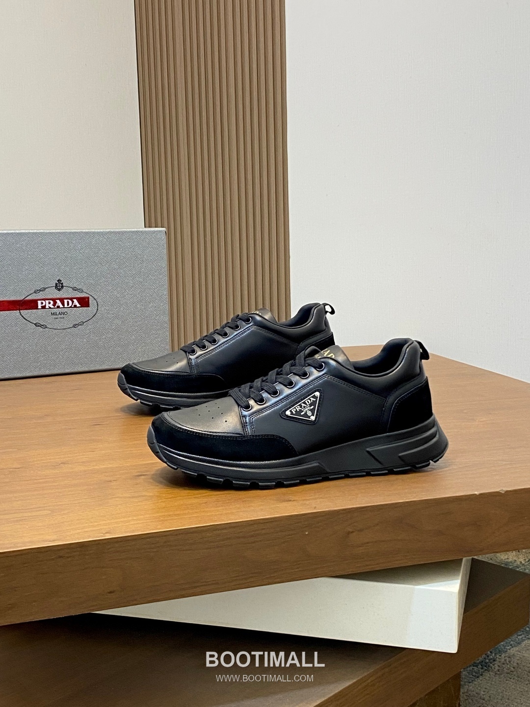 Prada Calfskin Leather Geometric Stitch Sneakers with Logo Lace Detail Rubber Sole 프라다 카프스킨 레더 지오메트릭 스티치 스니커즈 로고 레이스 디테일 러버솔 7F03041 2.5cm 3