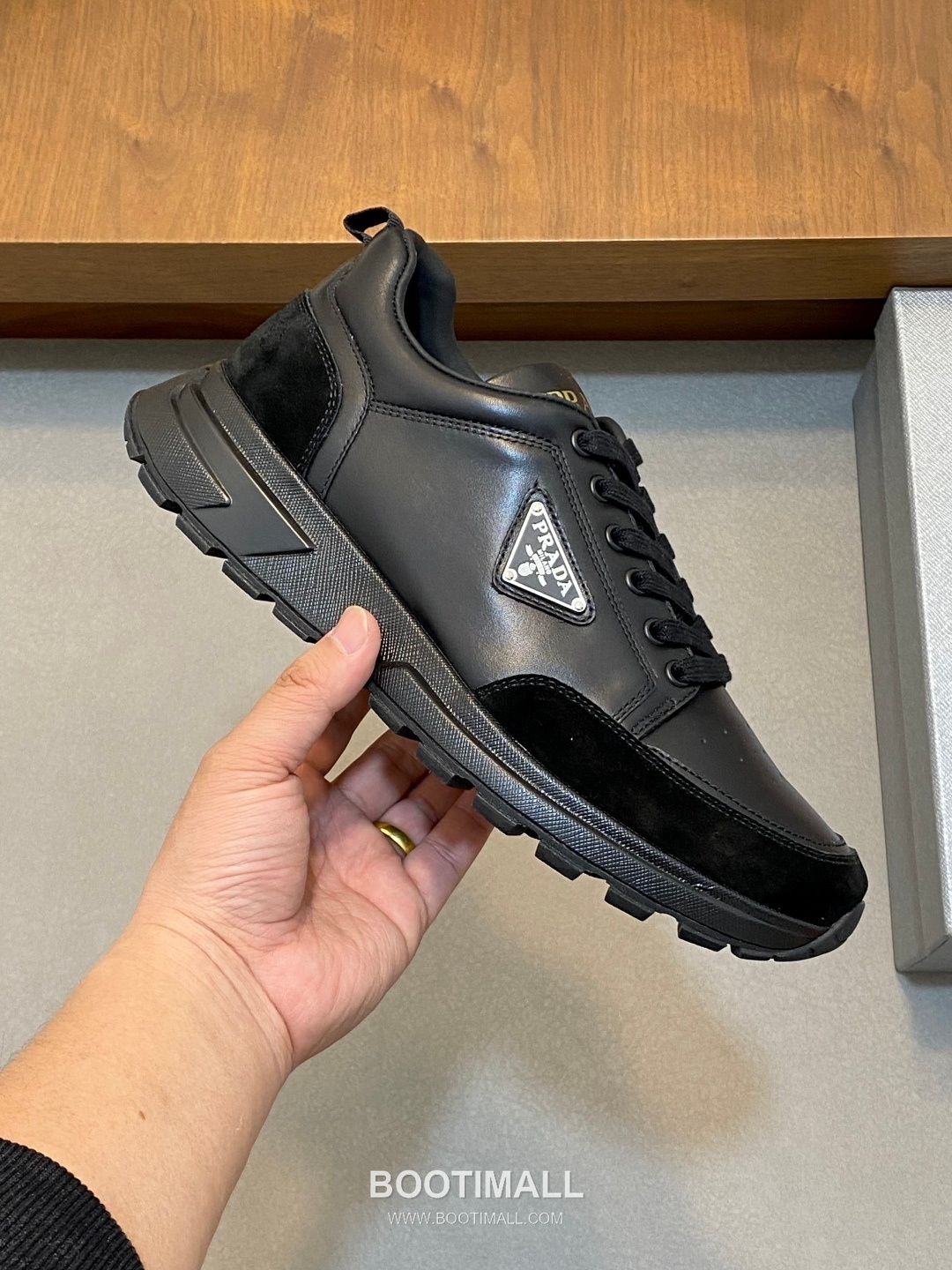 Prada Calfskin Leather Geometric Stitch Sneakers with Logo Lace Detail Rubber Sole 프라다 카프스킨 레더 지오메트릭 스티치 스니커즈 로고 레이스 디테일 러버솔 7F03041 2.5cm 4