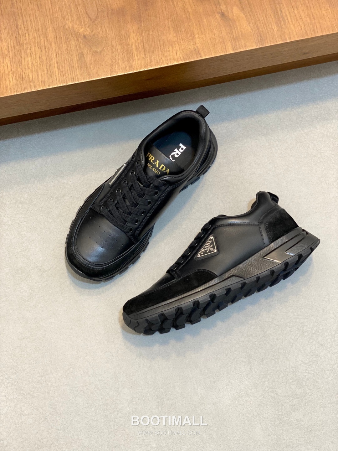 Prada Calfskin Leather Geometric Stitch Sneakers with Logo Lace Detail Rubber Sole 프라다 카프스킨 레더 지오메트릭 스티치 스니커즈 로고 레이스 디테일 러버솔 7F03041 2.5cm 5