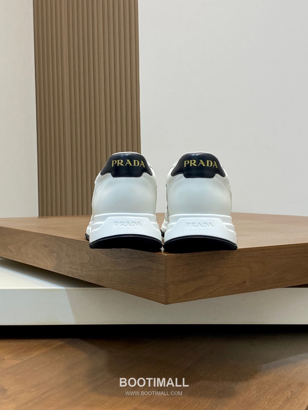 Prada Calfskin Leather Geometric Stitch Sneakers with Logo Tongue Lace Detail Rubber Sole 프라다 카프스킨 레더 지오메트릭 스티치 스니커즈 로고 텅 레이스 디테일 러버솔 7F03041 2.5cm 8