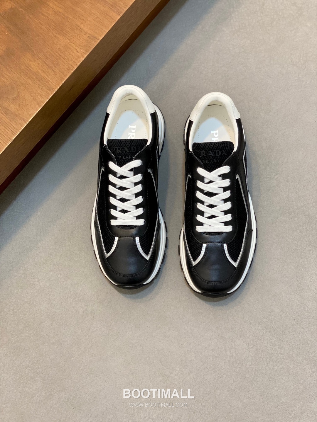 Prada Calfskin Leather Geometric Stitch Sneakers with Logo Tongue Lace Detail Rubber Sole 프라다 카프스킨 레더 지오메트릭 스티치 스니커즈 로고 텅 레이스 디테일 러버솔 7F03041 2.5cm 1