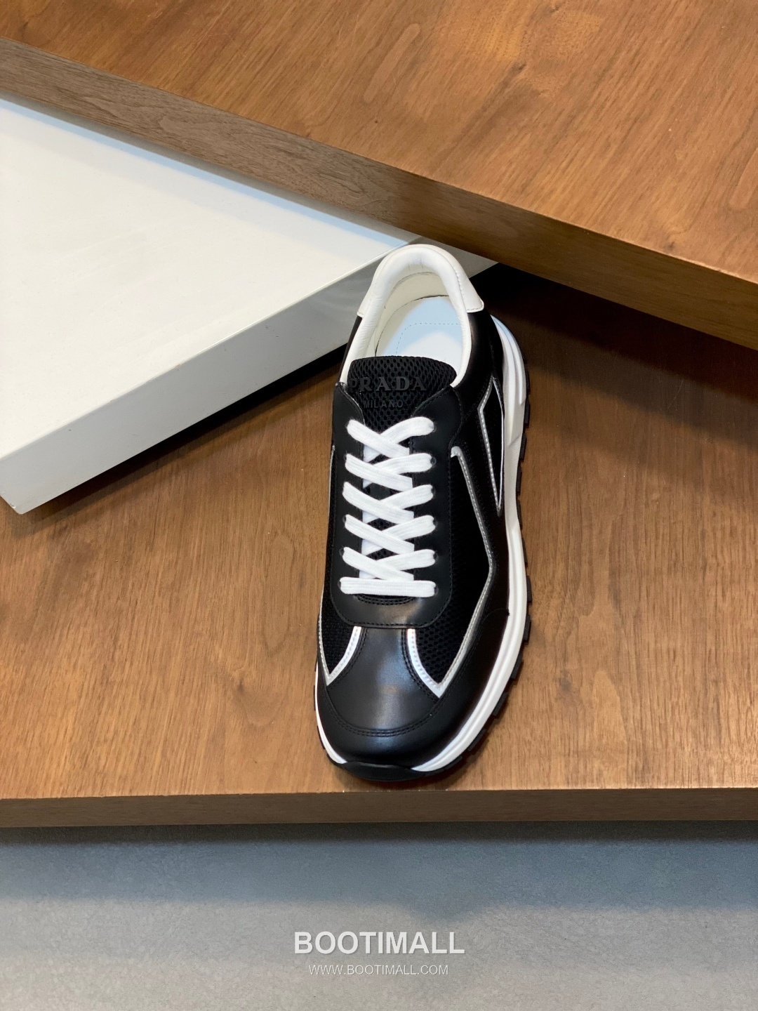 Prada Calfskin Leather Geometric Stitch Sneakers with Logo Tongue Lace Detail Rubber Sole 프라다 카프스킨 레더 지오메트릭 스티치 스니커즈 로고 텅 레이스 디테일 러버솔 7F03041 2.5cm 6