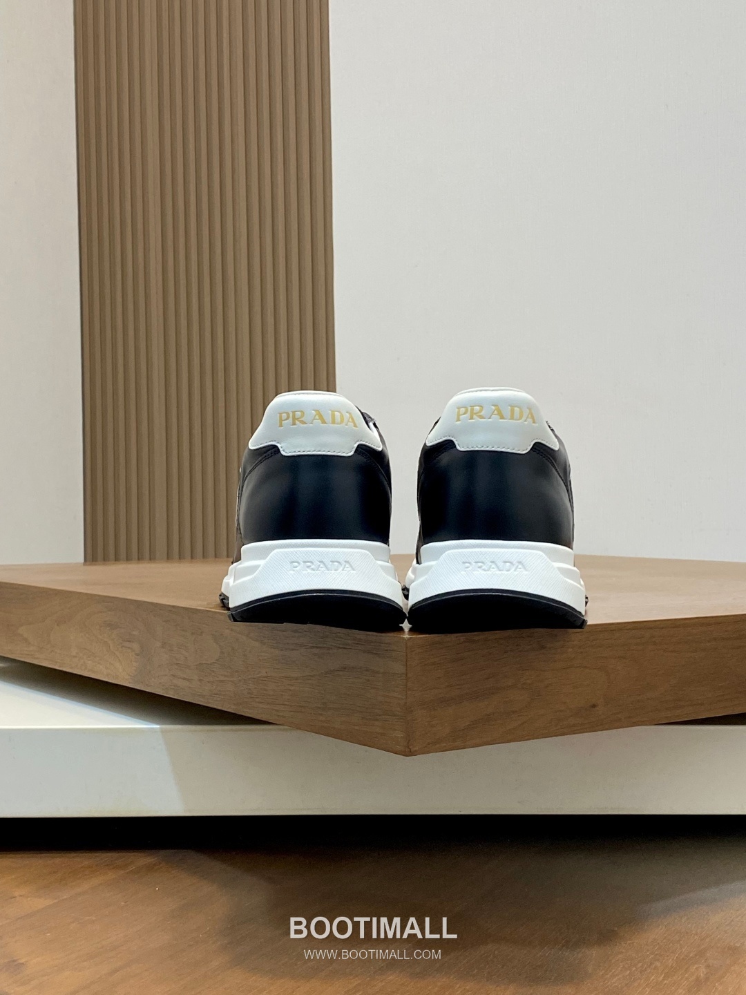 Prada Calfskin Leather Geometric Stitch Sneakers with Logo Tongue Lace Detail Rubber Sole 프라다 카프스킨 레더 지오메트릭 스티치 스니커즈 로고 텅 레이스 디테일 러버솔 7F03041 2.5cm 8