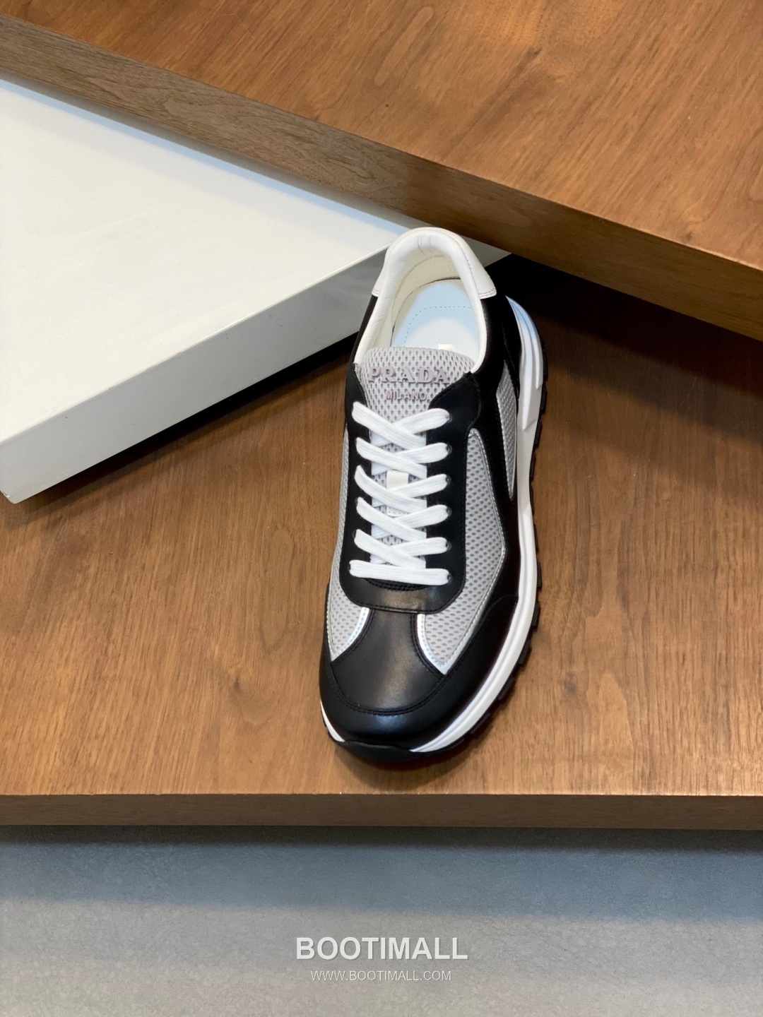 Prada Calfskin Leather Geometric Stitch Sneakers with Logo Tongue Lace Detail Rubber Sole 프라다 카프스킨 레더 지오메트릭 스티치 스니커즈 로고 텅 레이스 디테일 러버솔 7F03041 2.5cm 6