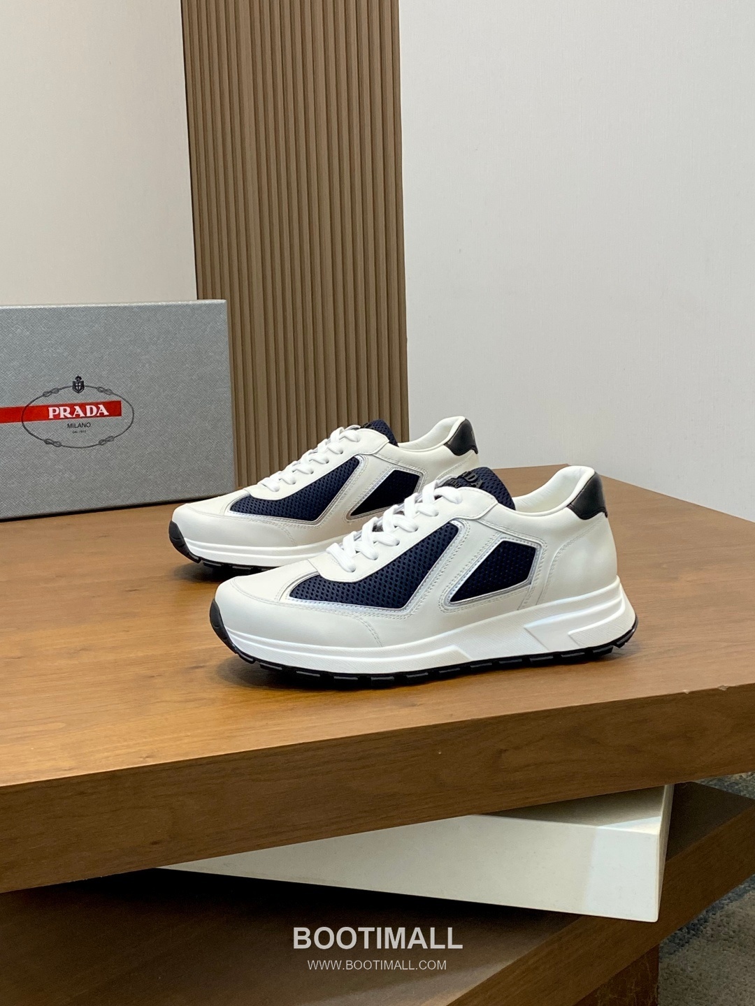 Prada Calfskin Leather Geometric Stitch Sneakers with Logo Tongue Lace Detail Rubber Sole 프라다 카프스킨 레더 지오메트릭 스티치 스니커즈 로고 텅 레이스 디테일 러버솔 7F03041 2.5cm 3