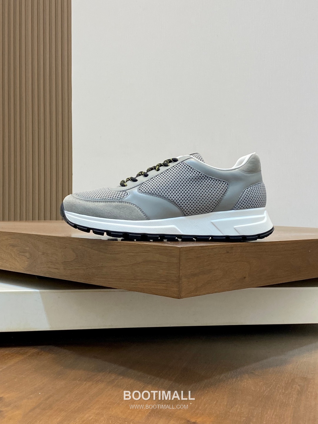 Prada Calfskin Leather Geometric Stitch Sneakers with Prada Milano Logo Lace Detail Rubber Sole 프라다 카프스킨 레더 지오메트릭 스티치 스니커즈 프라다 밀라노 로고 레이스 디테일 러버솔 7F03041 2.5cm 2