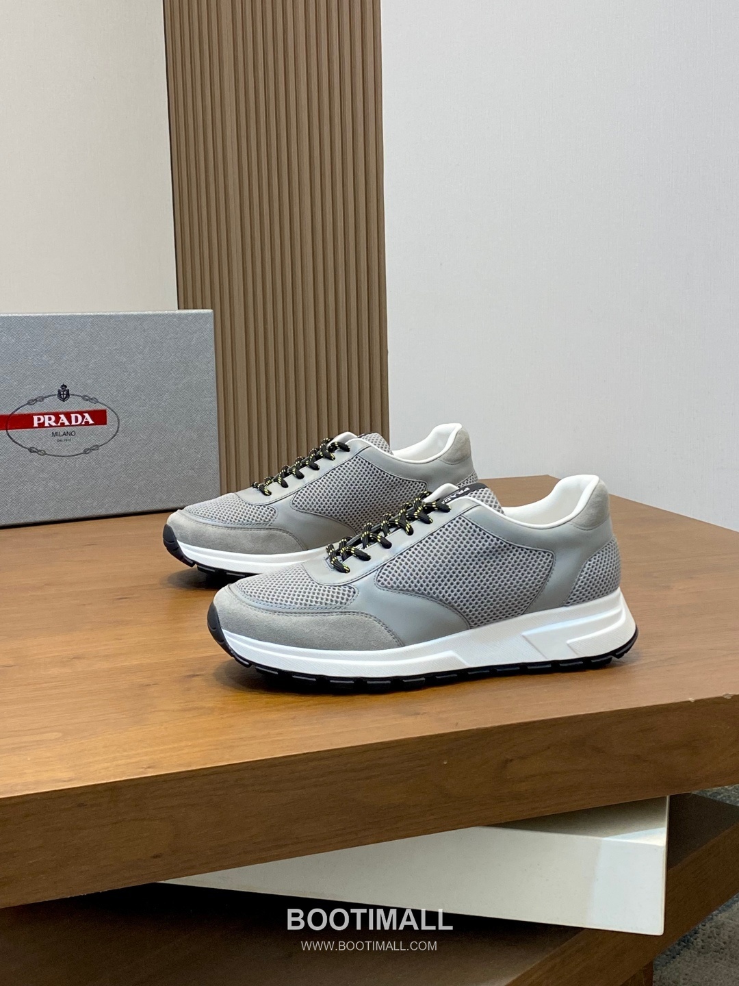 Prada Calfskin Leather Geometric Stitch Sneakers with Prada Milano Logo Lace Detail Rubber Sole 프라다 카프스킨 레더 지오메트릭 스티치 스니커즈 프라다 밀라노 로고 레이스 디테일 러버솔 7F03041 2.5cm 3