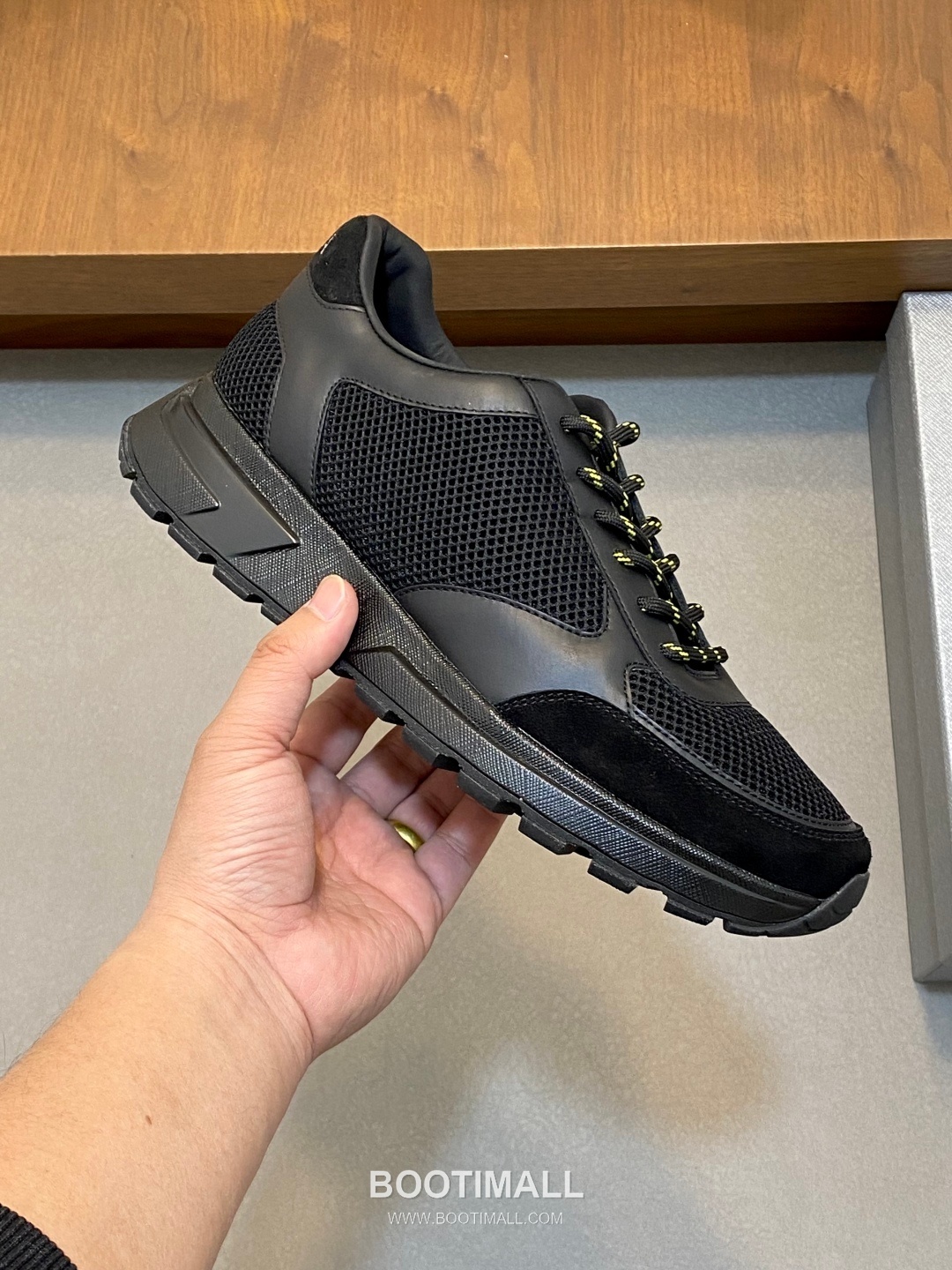 Prada Calfskin Leather Geometric Stitch Sneakers with Prada Milano Logo Lace Detail Rubber Sole 프라다 카프스킨 레더 지오메트릭 스티치 스니커즈 프라다 밀라노 로고 레이스 디테일 러버솔 7F03041 2.5cm 4