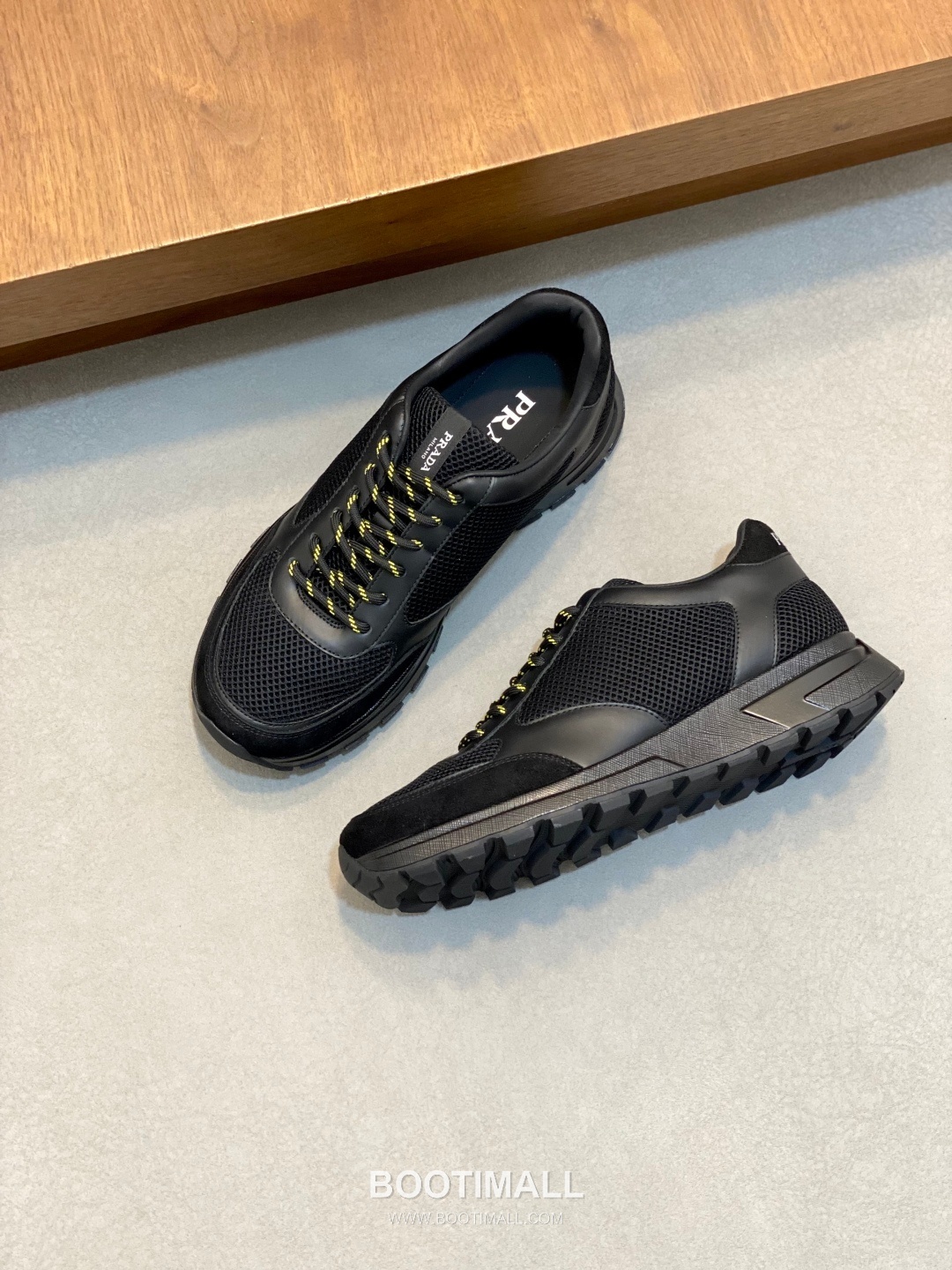 Prada Calfskin Leather Geometric Stitch Sneakers with Prada Milano Logo Lace Detail Rubber Sole 프라다 카프스킨 레더 지오메트릭 스티치 스니커즈 프라다 밀라노 로고 레이스 디테일 러버솔 7F03041 2.5cm 5