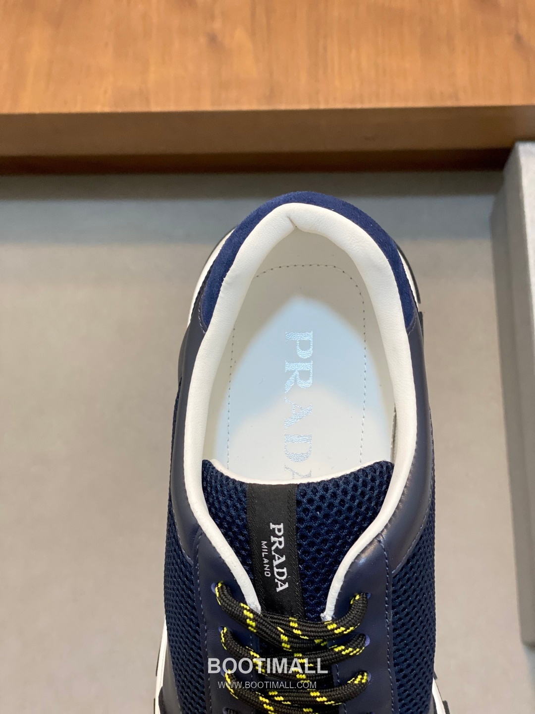 Prada Calfskin Leather Geometric Stitch Sneakers with Prada Milano Logo Lace Detail Rubber Sole 프라다 카프스킨 레더 지오메트릭 스티치 스니커즈 프라다 밀라노 로고 레이스 디테일 러버솔 7F03041 2.5cm 7