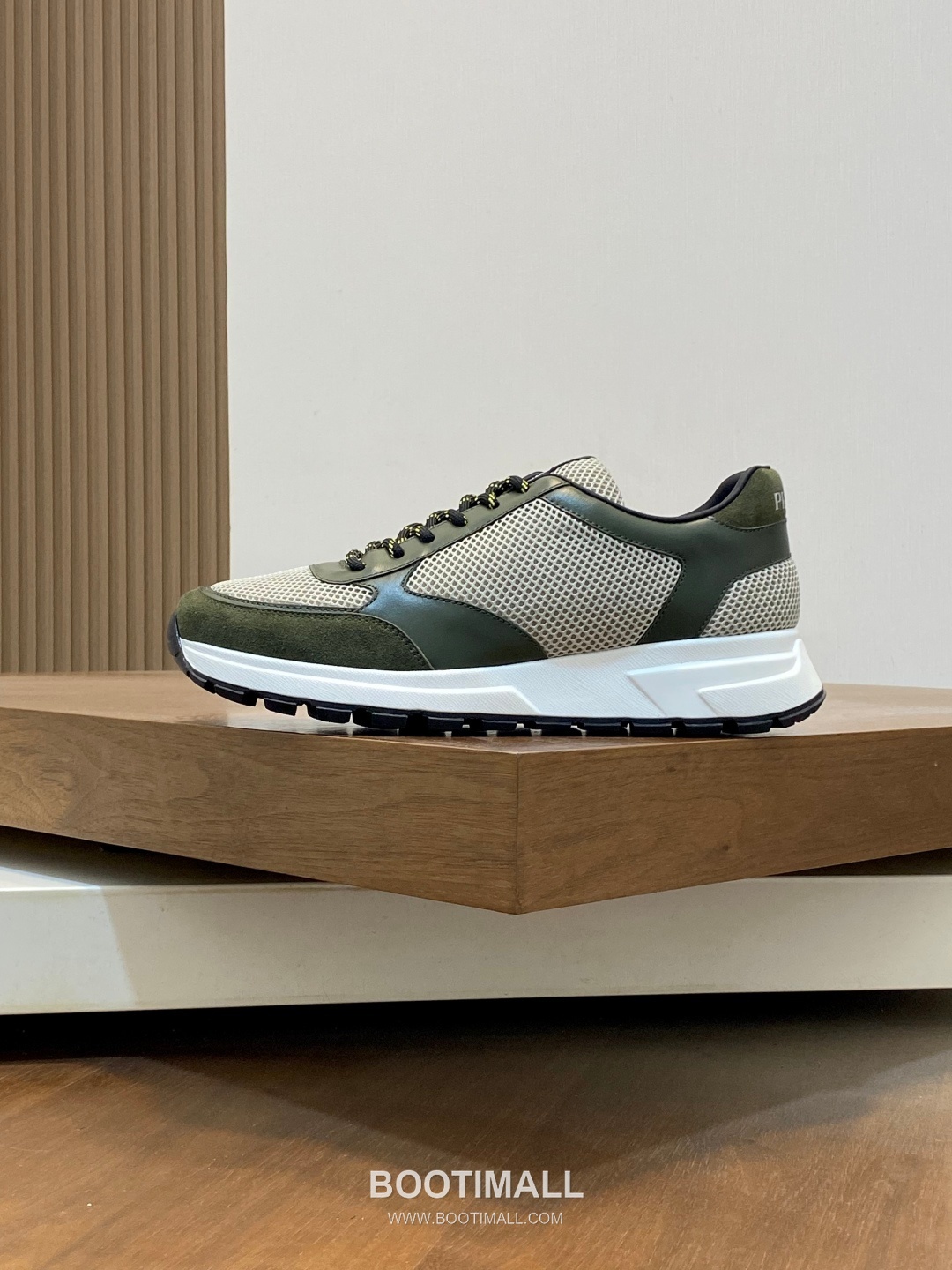 Prada Calfskin Leather Geometric Stitch Sneakers with Prada Milano Logo Lace Detail Rubber Sole 프라다 카프스킨 레더 지오메트릭 스티치 스니커즈 프라다 밀라노 로고 레이스 디테일 러버솔 7F03041 2.5cm 2